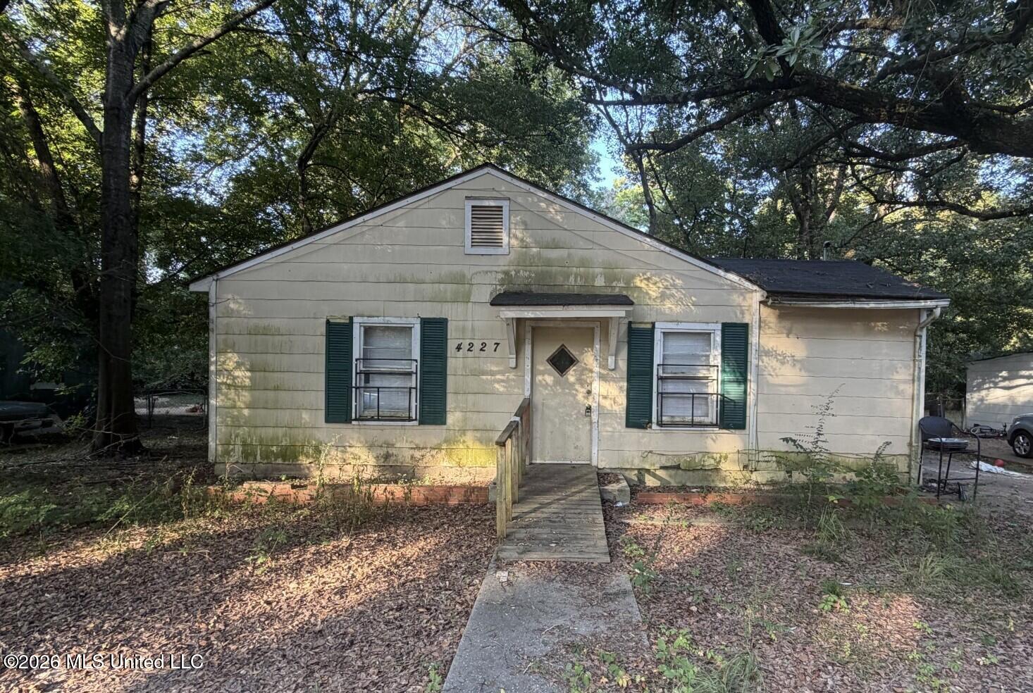 4227 Chennault Avenue Property Photo 1