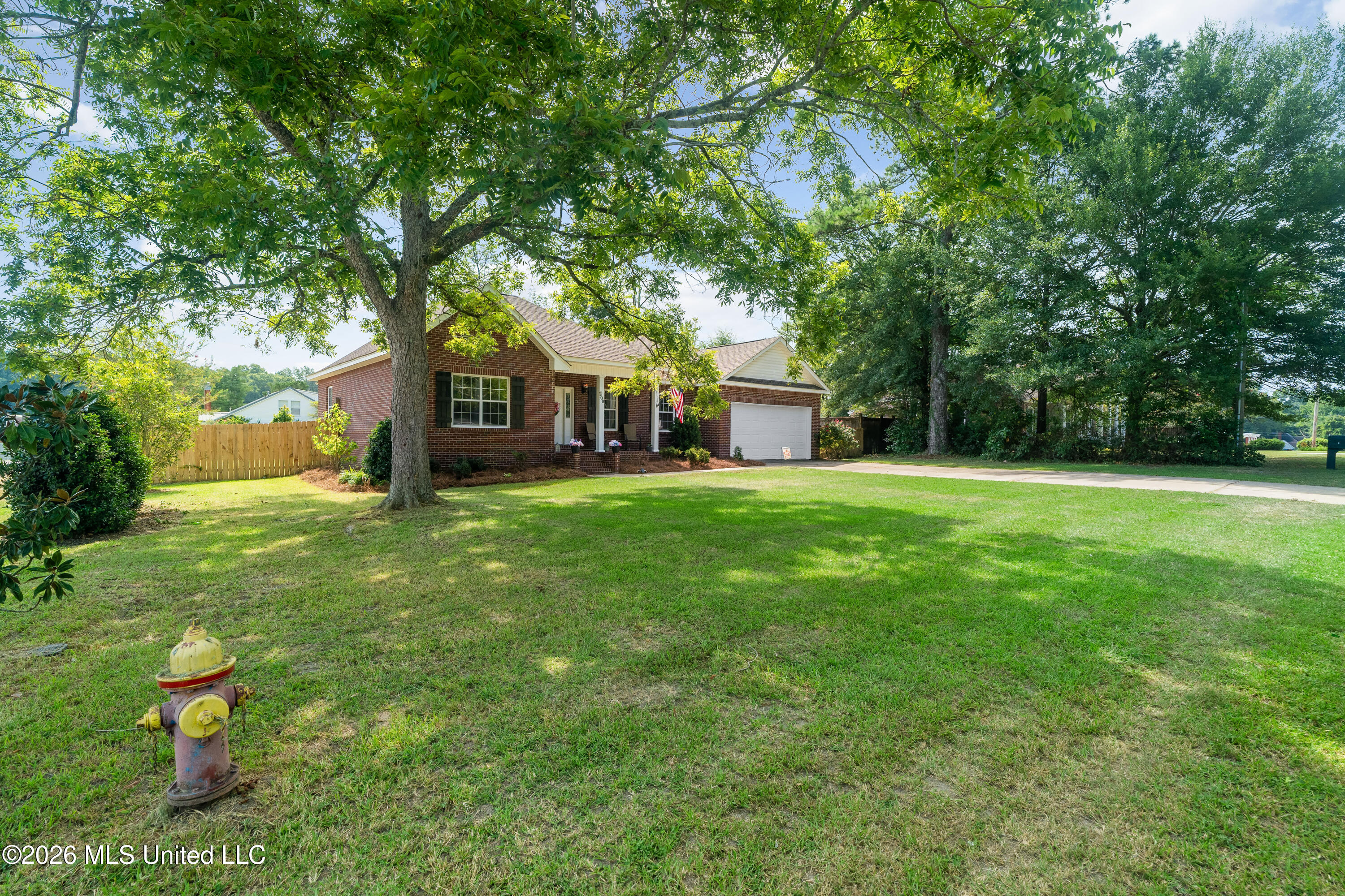 200 Poplar Street Property Photo 4