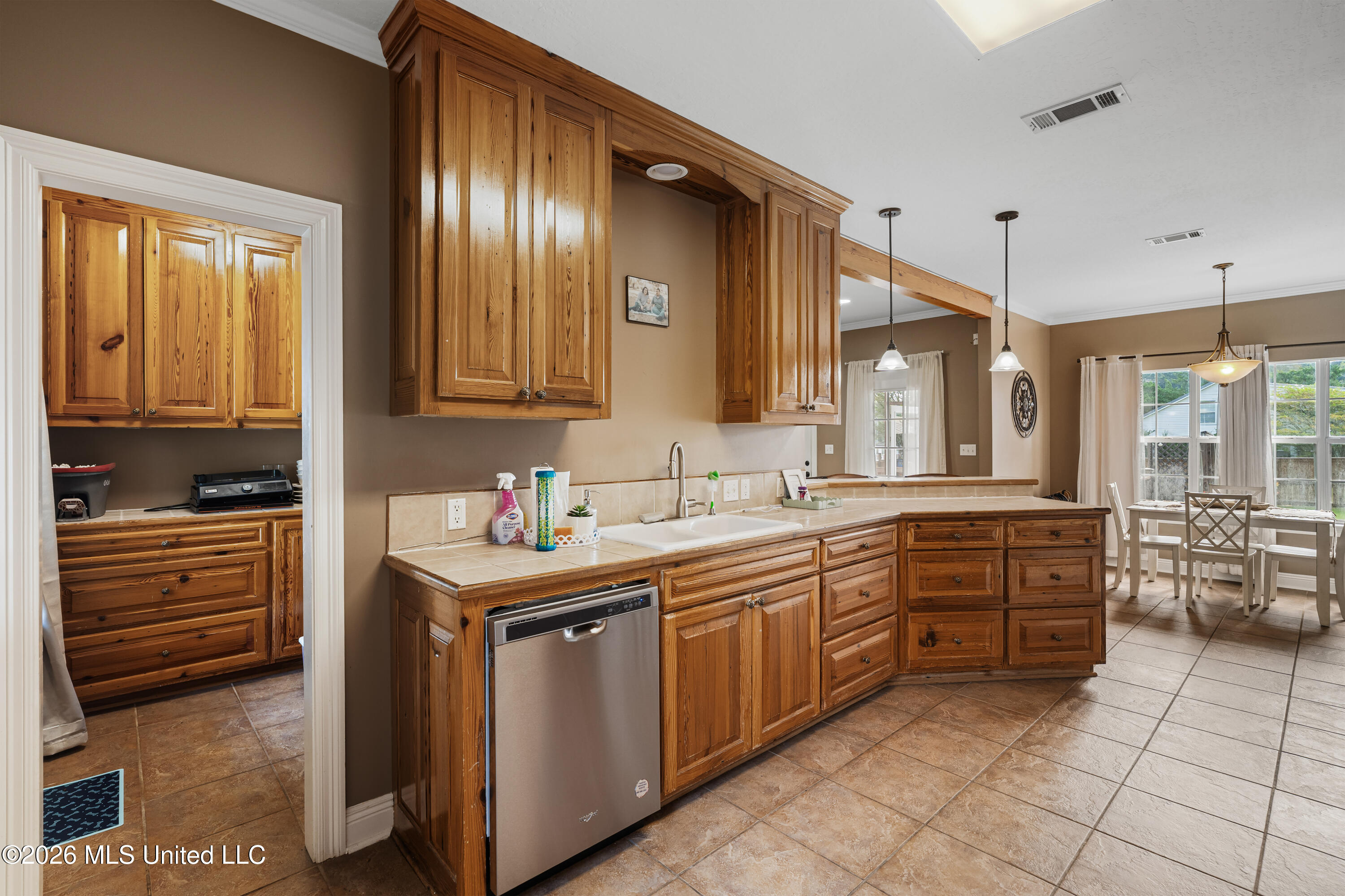 200 Poplar Street Property Photo 14