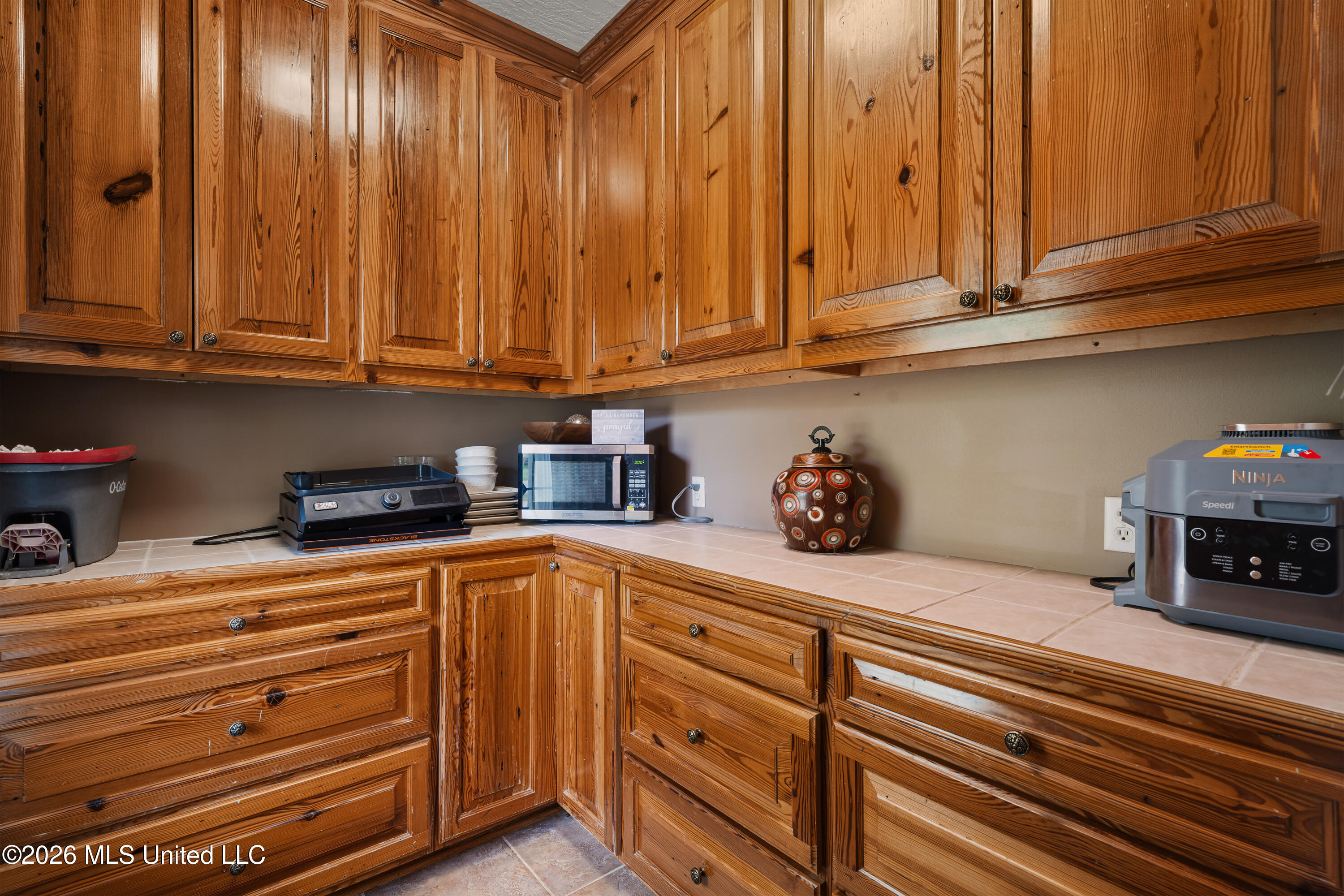 200 Poplar Street Property Photo 16