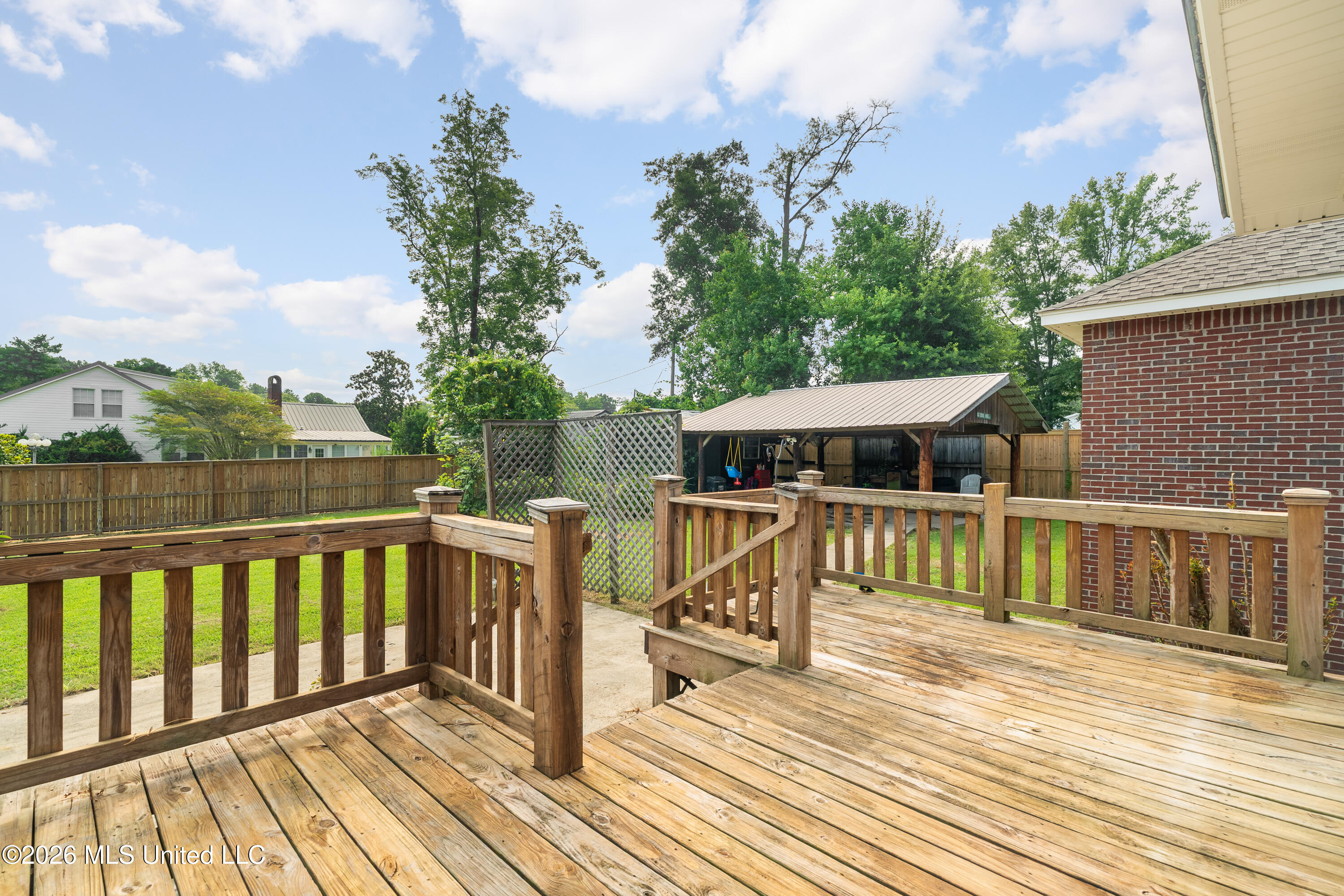200 Poplar Street Property Photo 33