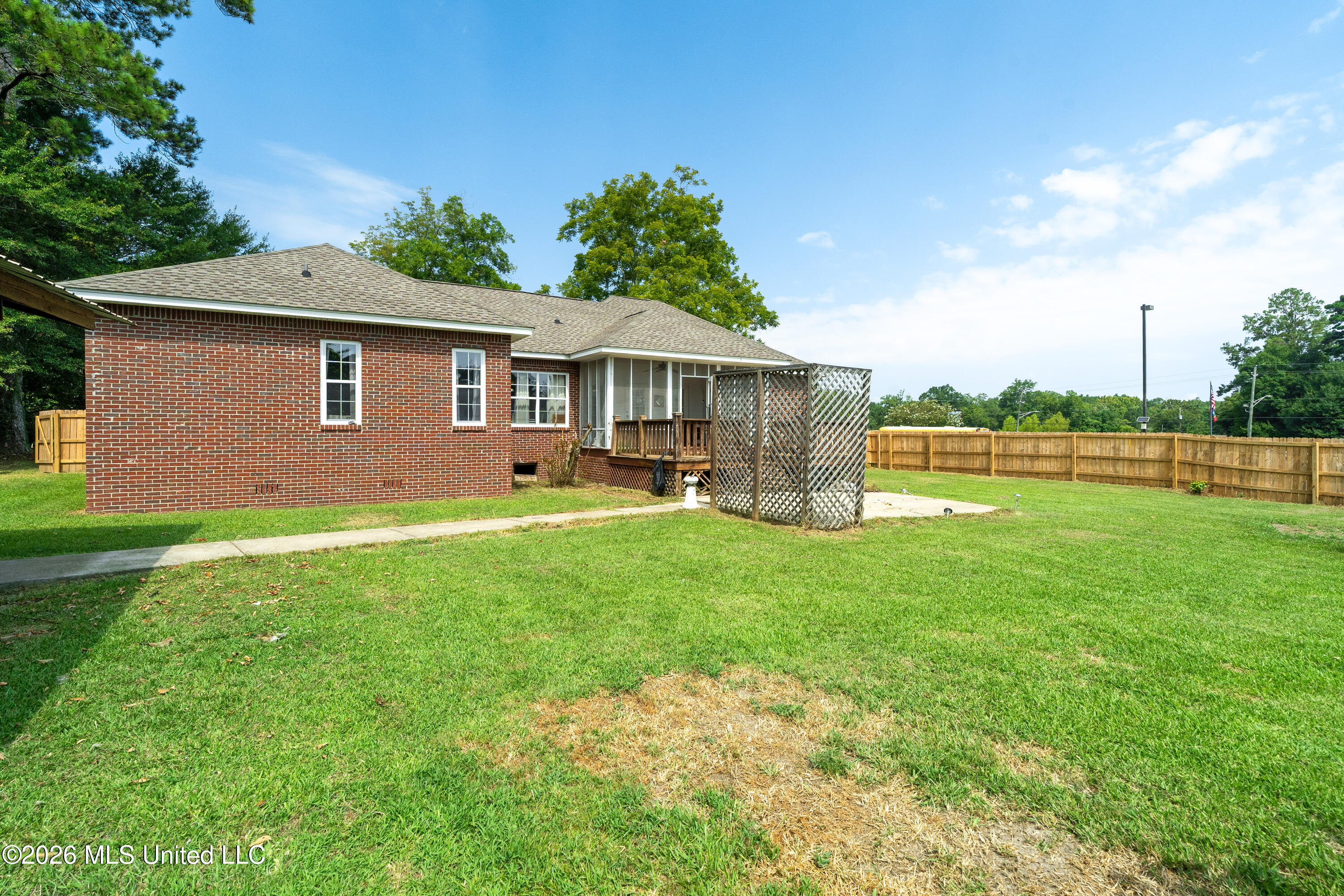 200 Poplar Street Property Photo 37