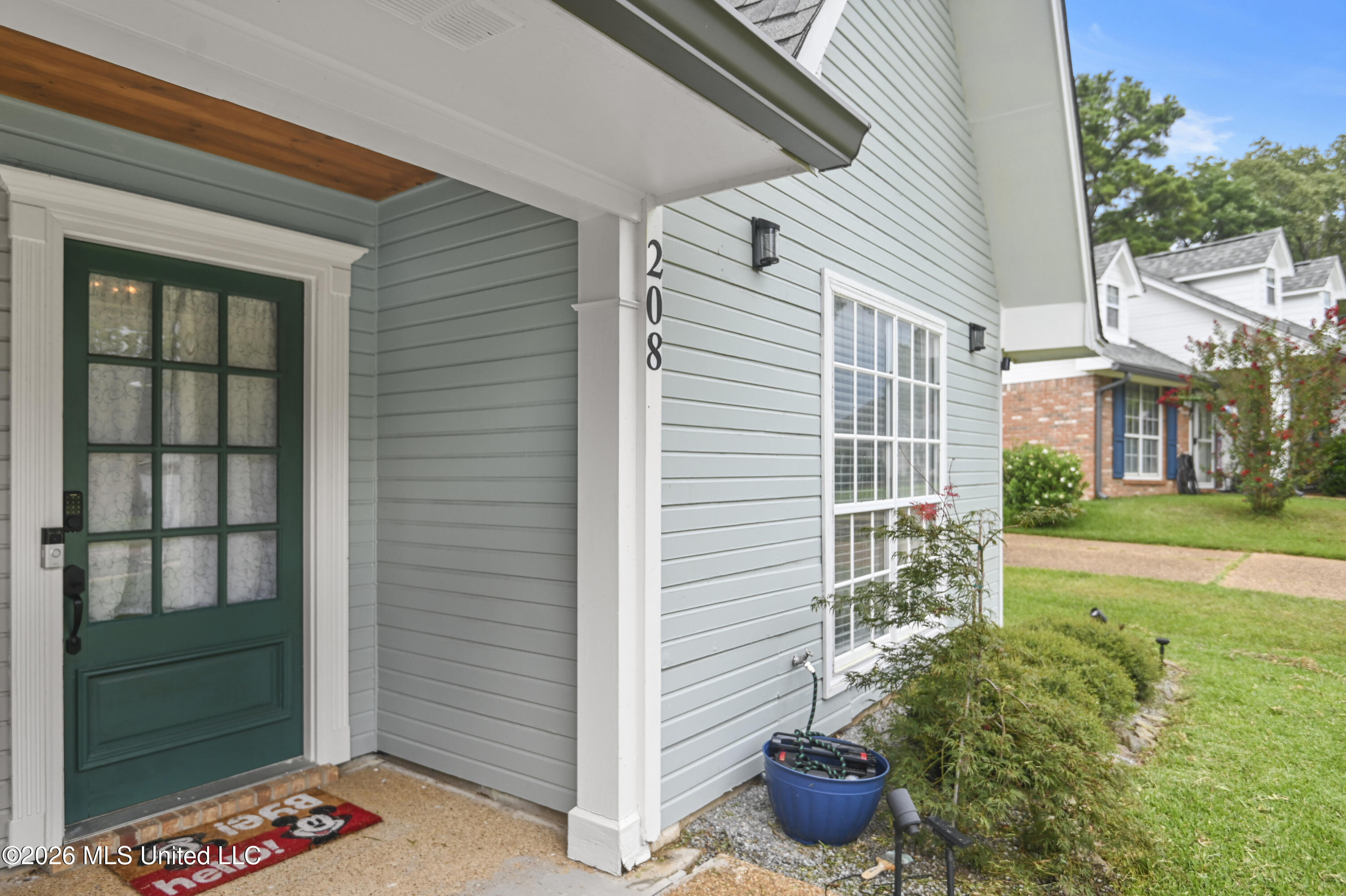 208 Boxwood Circle Property Photo 4