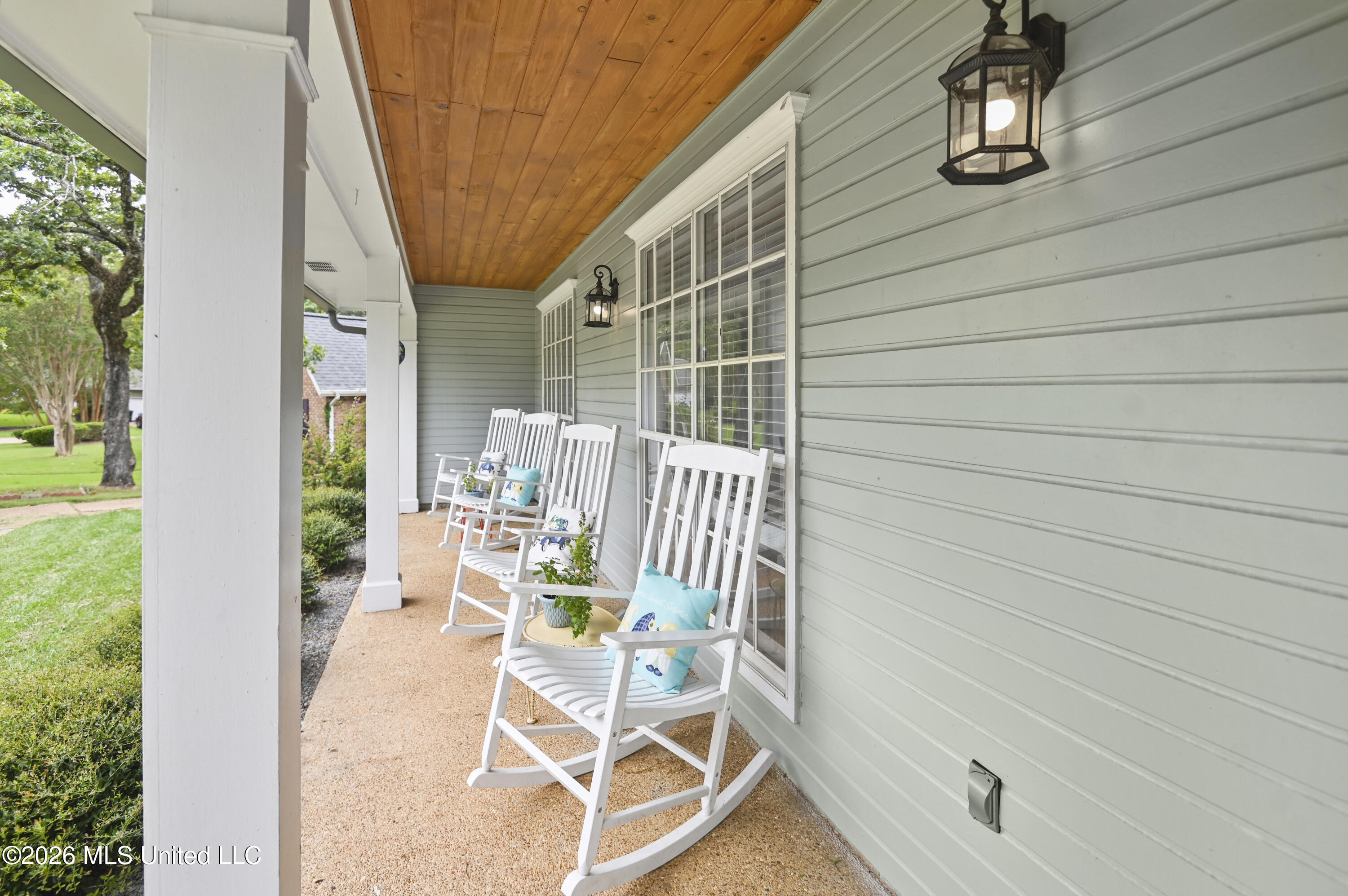 208 Boxwood Circle Property Photo 6