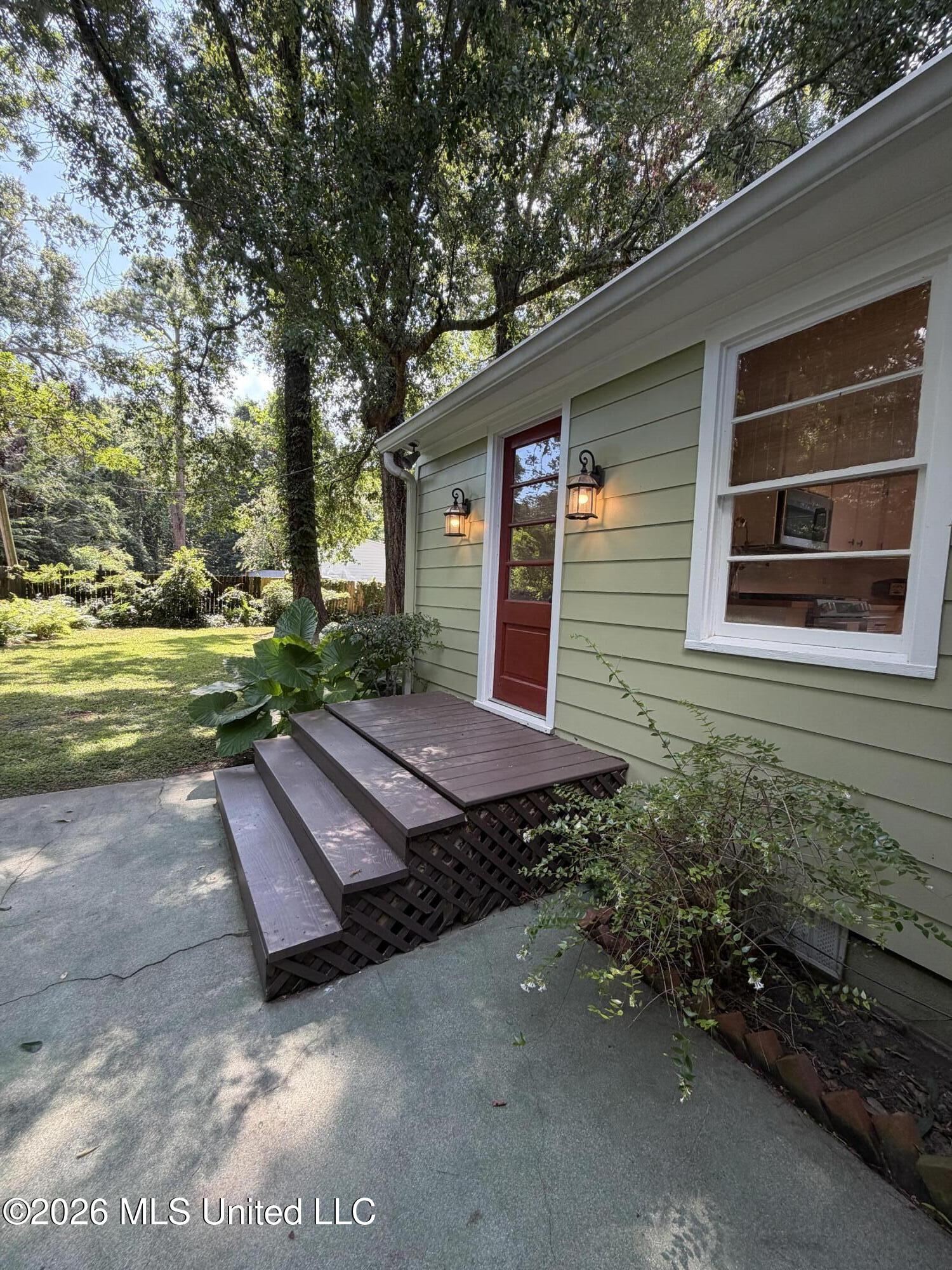 27 Montebello Drive Property Photo 5