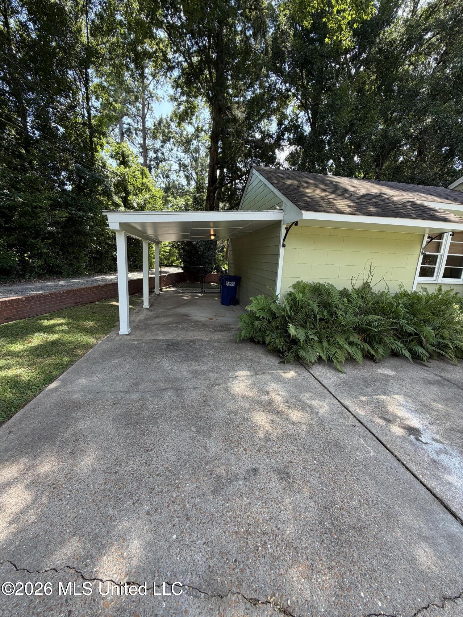 27 Montebello Drive Property Photo 9