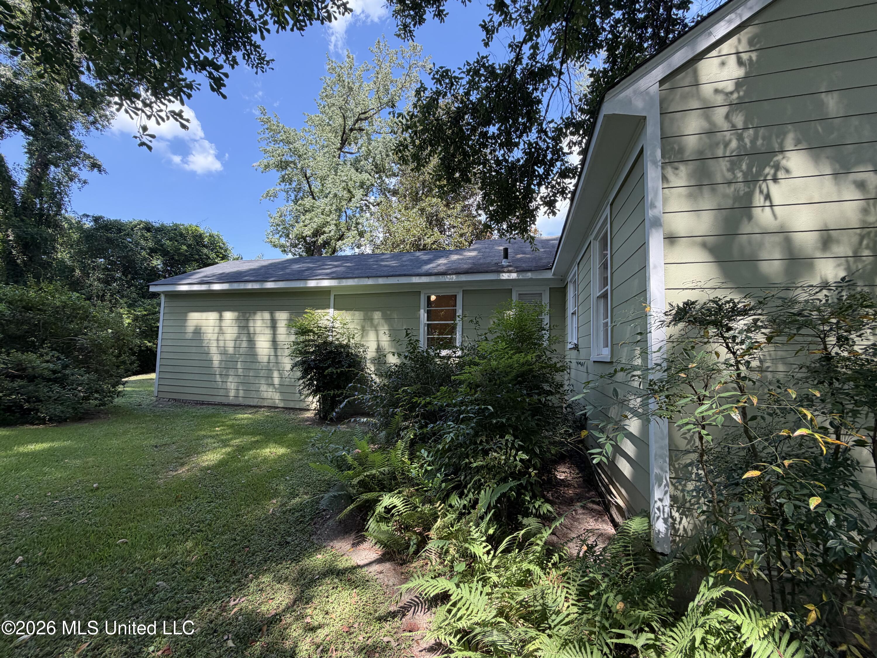 27 Montebello Drive Property Photo 10