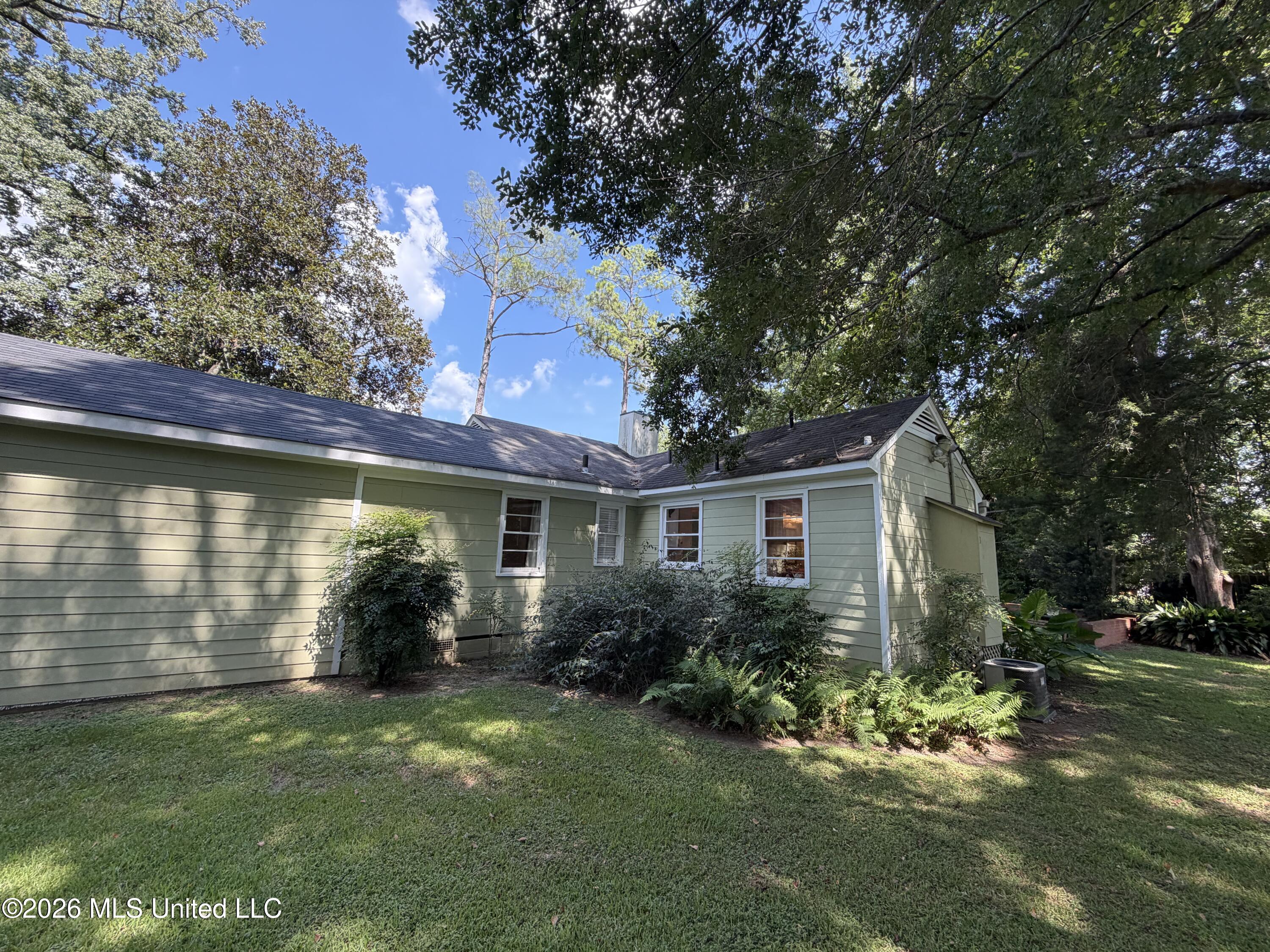 27 Montebello Drive Property Photo 11
