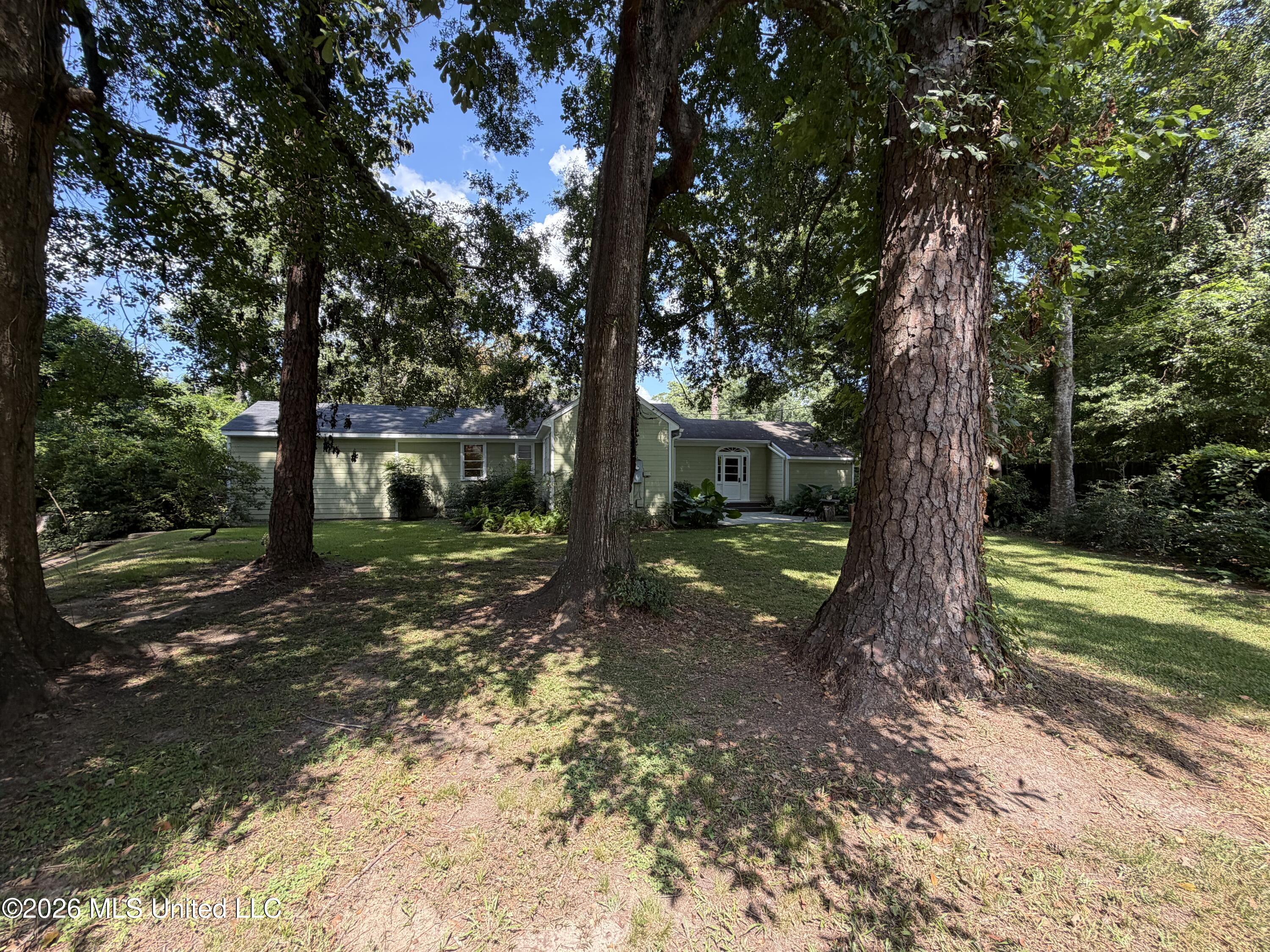 27 Montebello Drive Property Photo 13