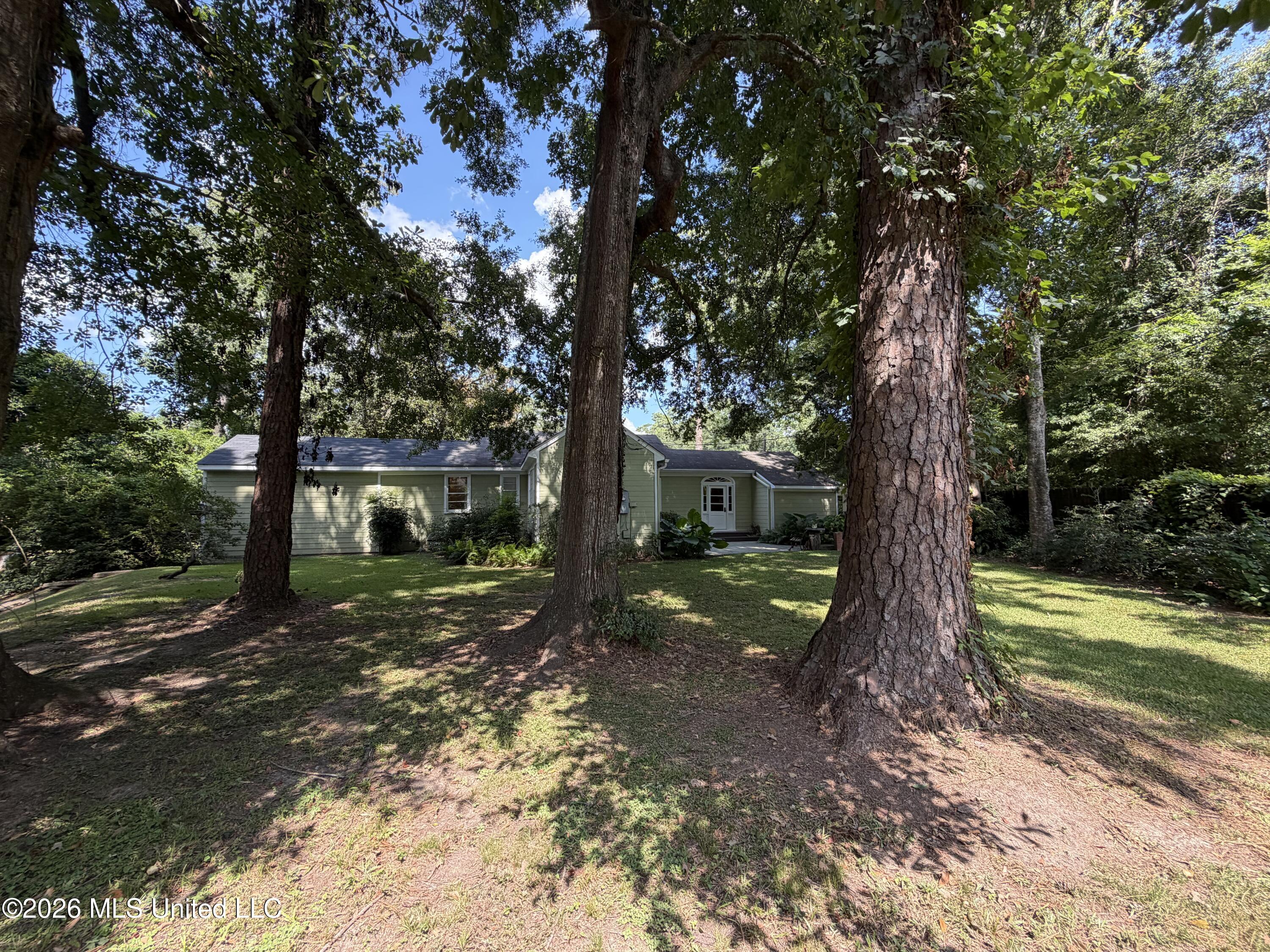 27 Montebello Drive Property Photo 14