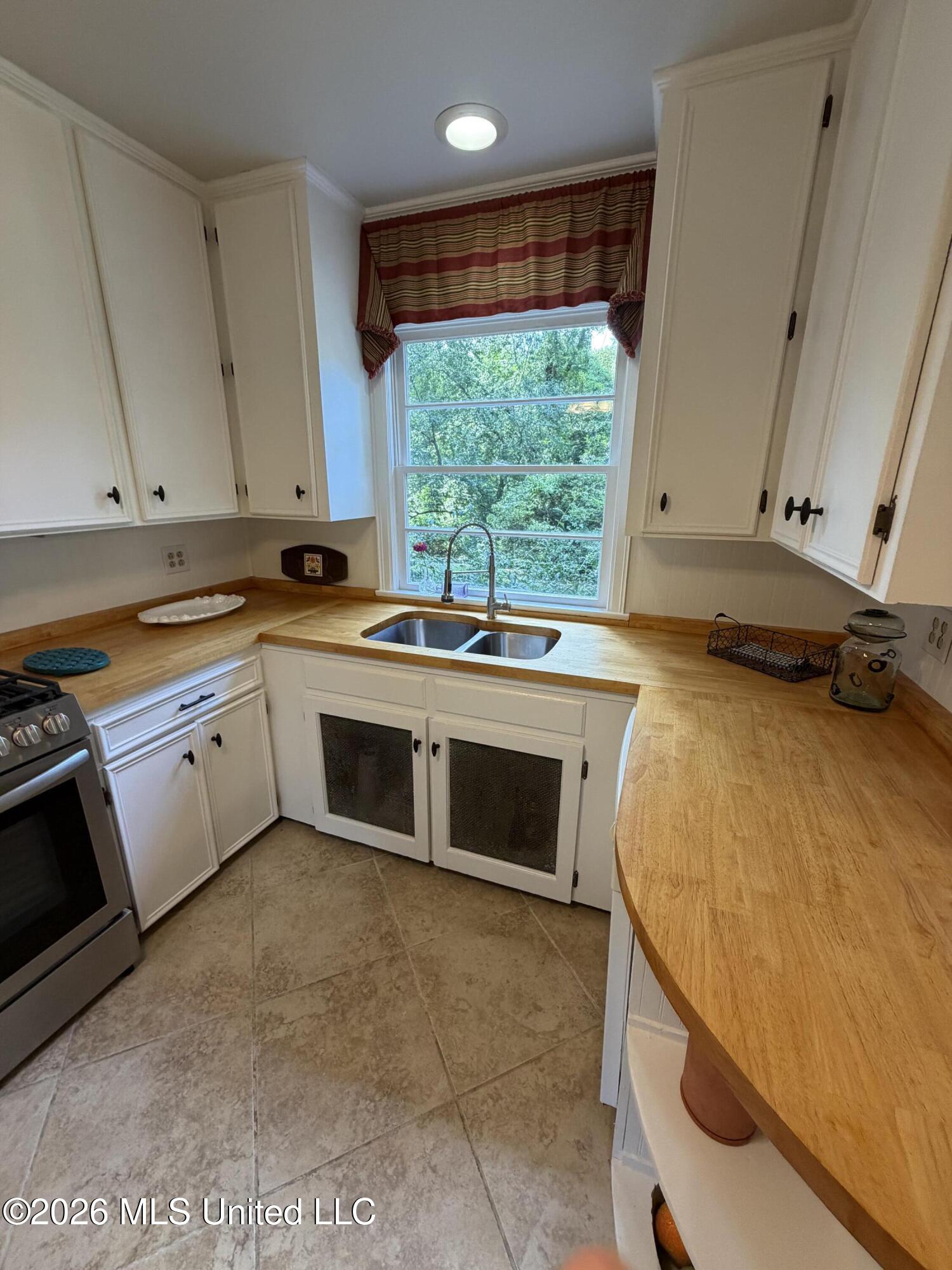 27 Montebello Drive Property Photo 22