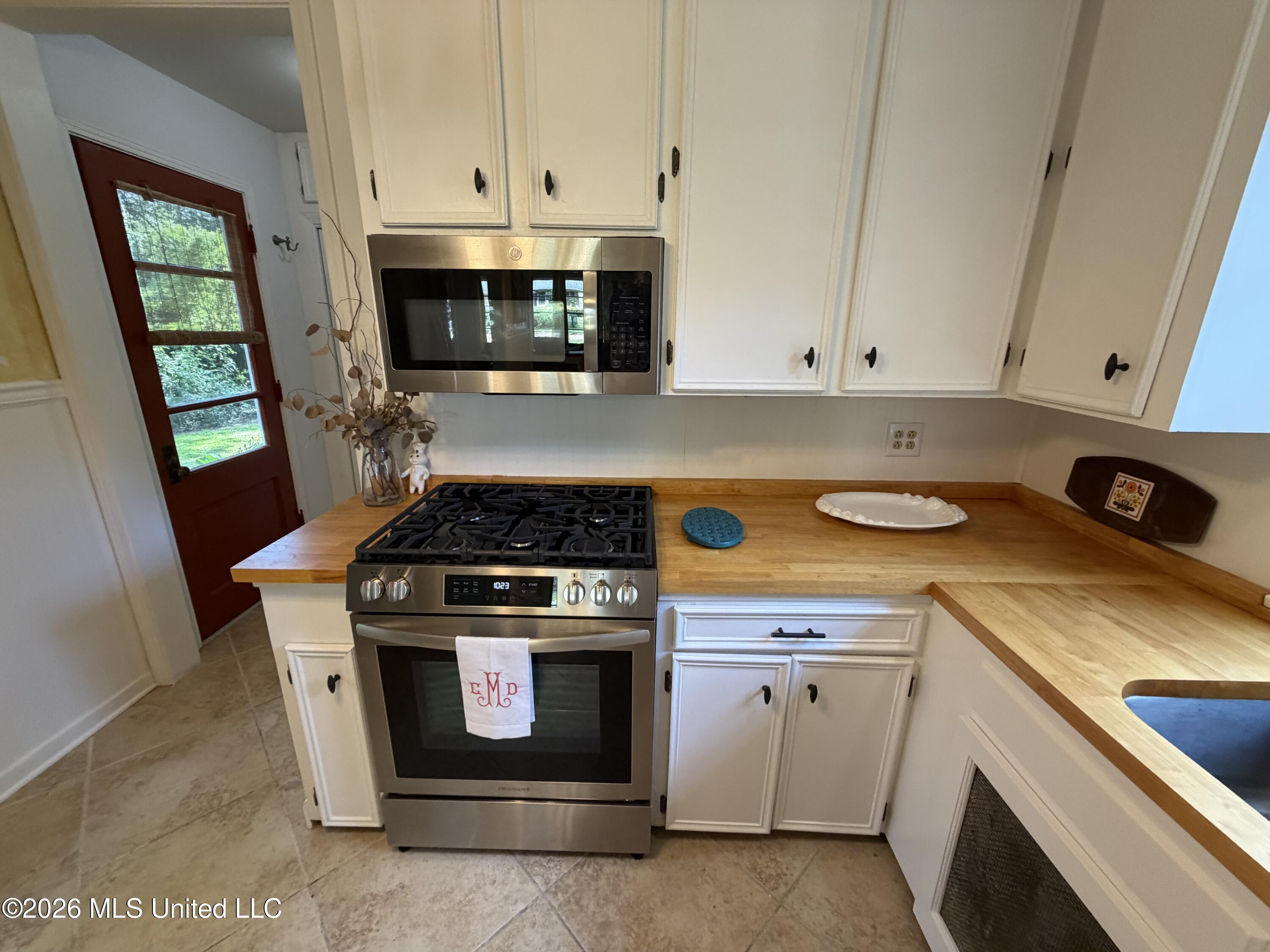 27 Montebello Drive Property Photo 23