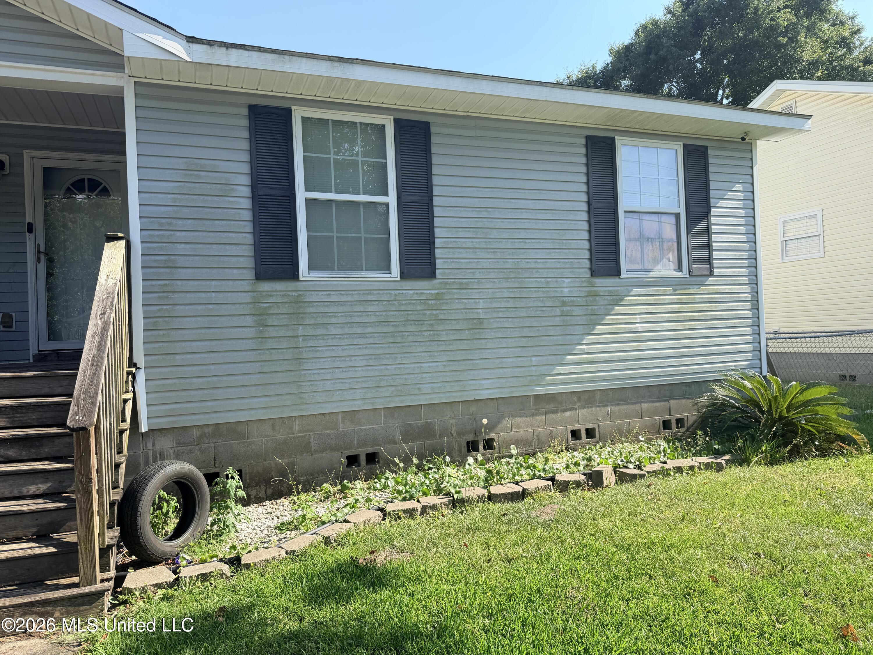 1314 School Avenue Property Photo 4