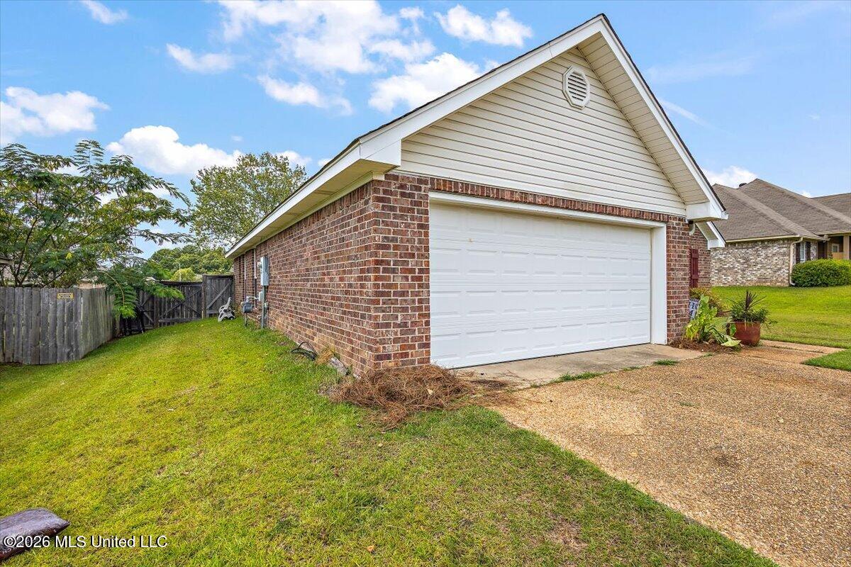 115 Ash Ridge Place Property Photo 2