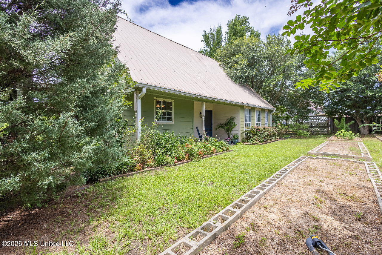 76 Shadow Lake Drive Property Photo 1