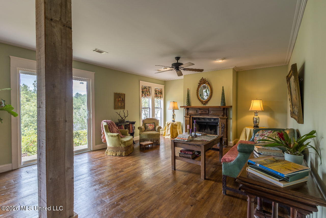 76 Shadow Lake Drive Property Photo 4