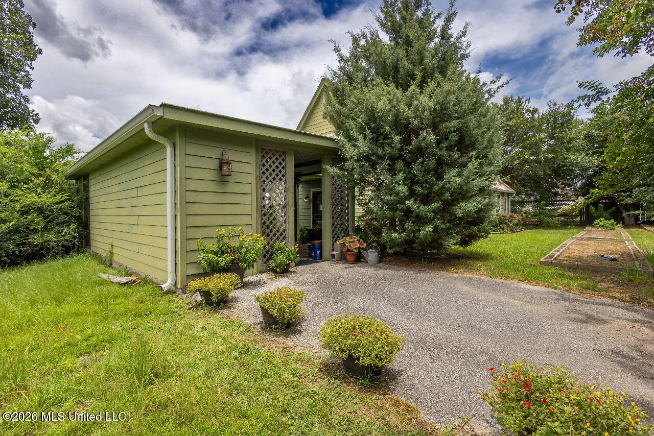 76 Shadow Lake Drive Property Photo 26
