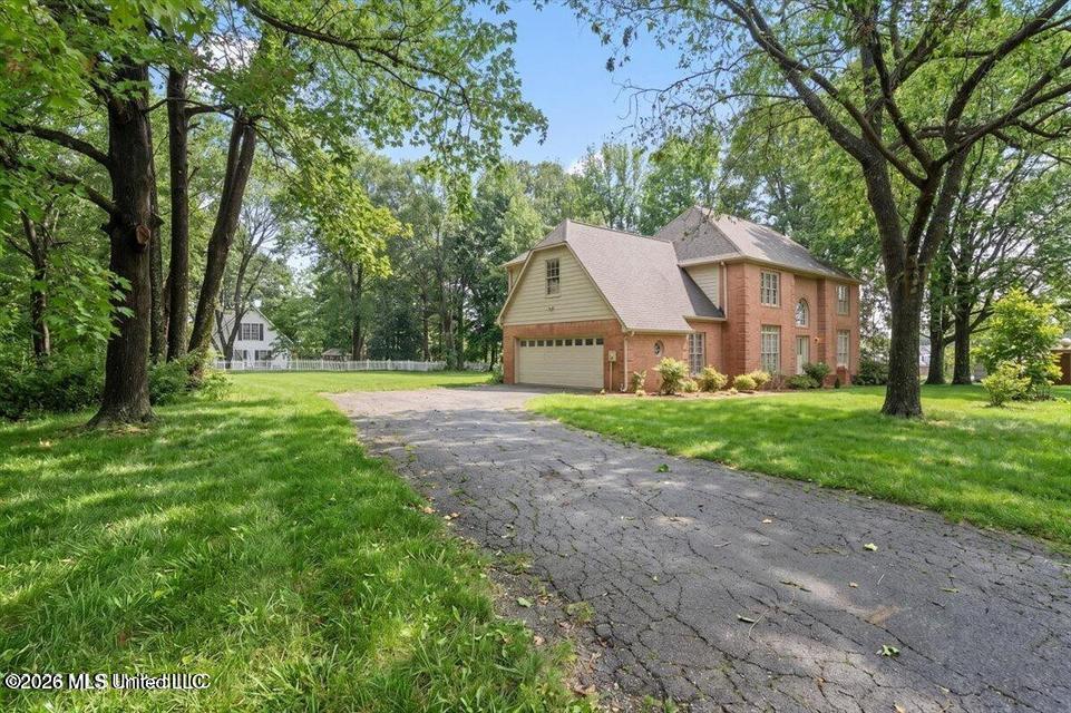 6965 Fox Chase Drive Property Photo 2
