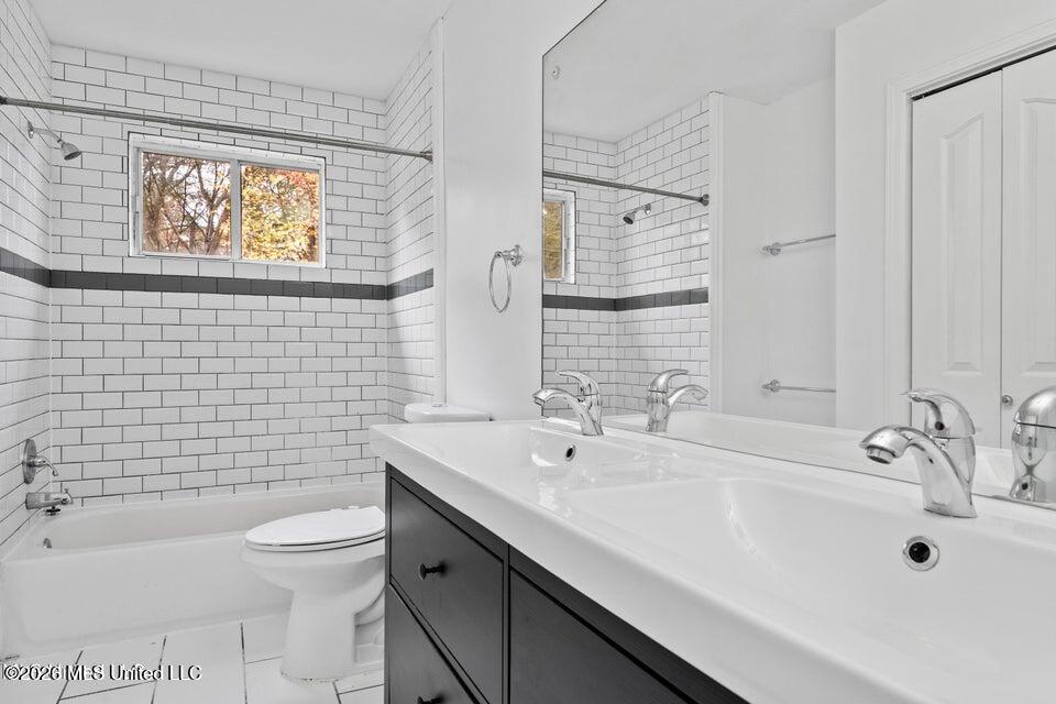 6965 Fox Chase Drive Property Photo 21