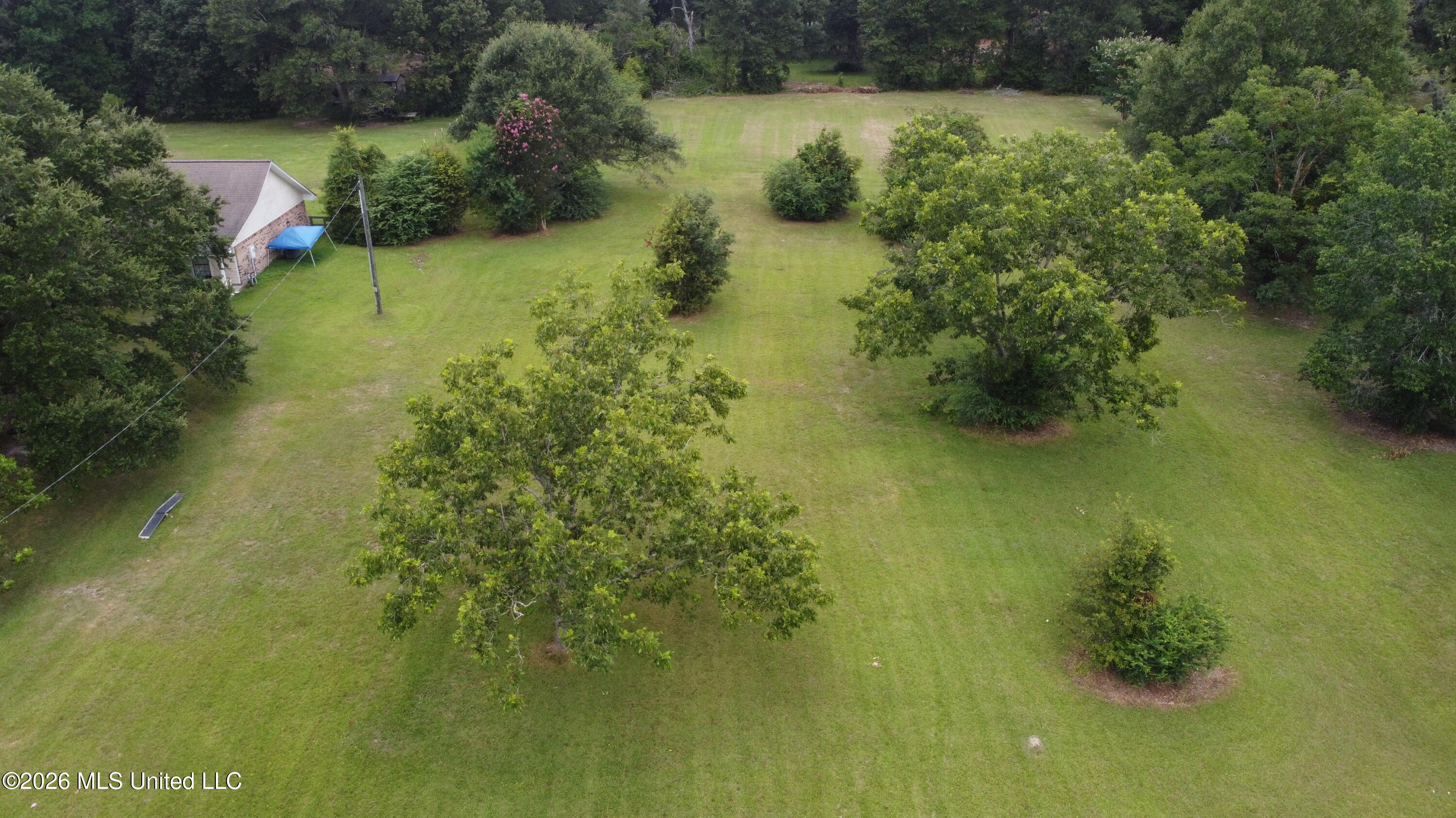 W Highland Drive Property Photo 5
