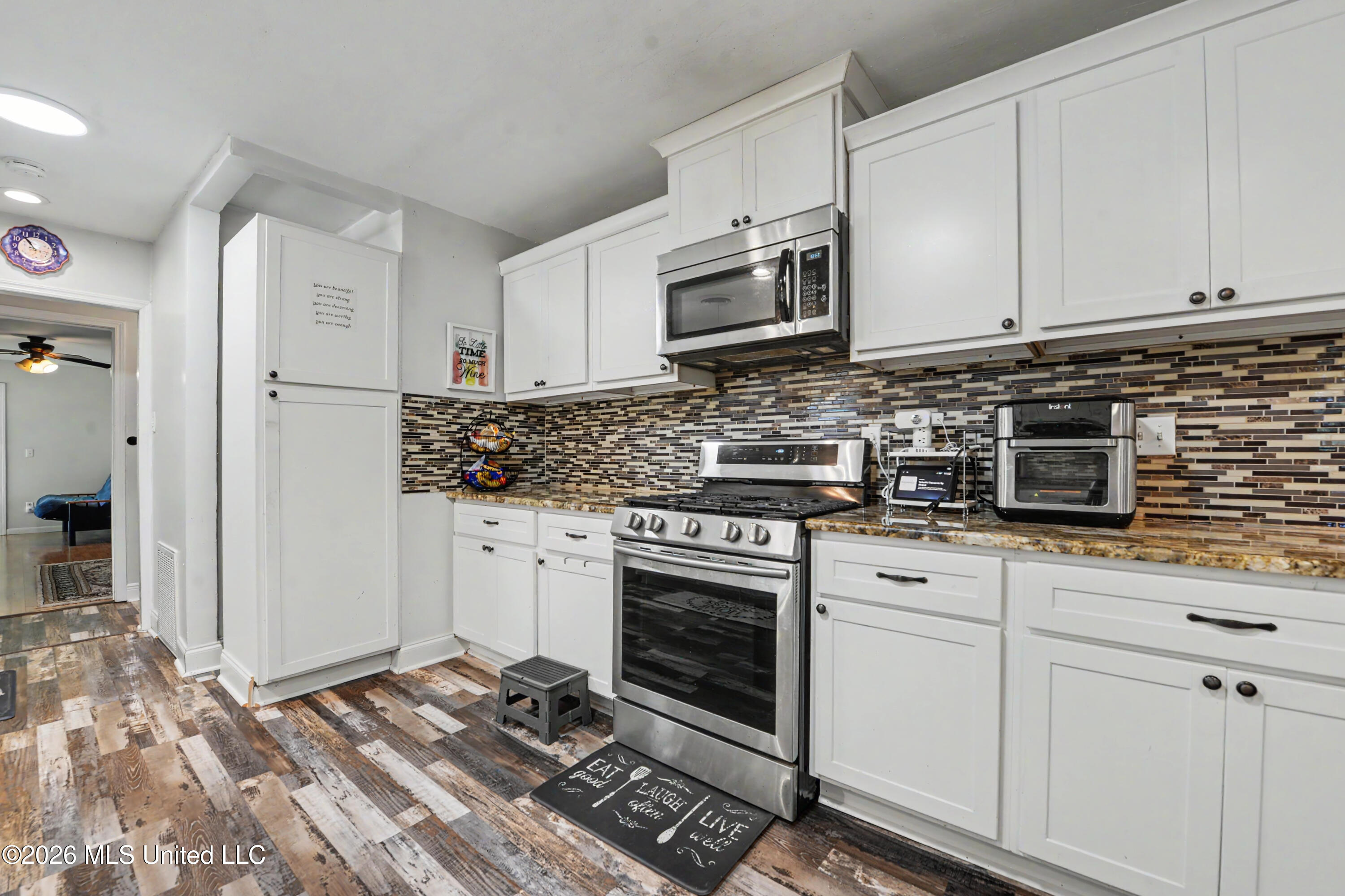 16341 Northrup Cuevas Road Property Photo 10