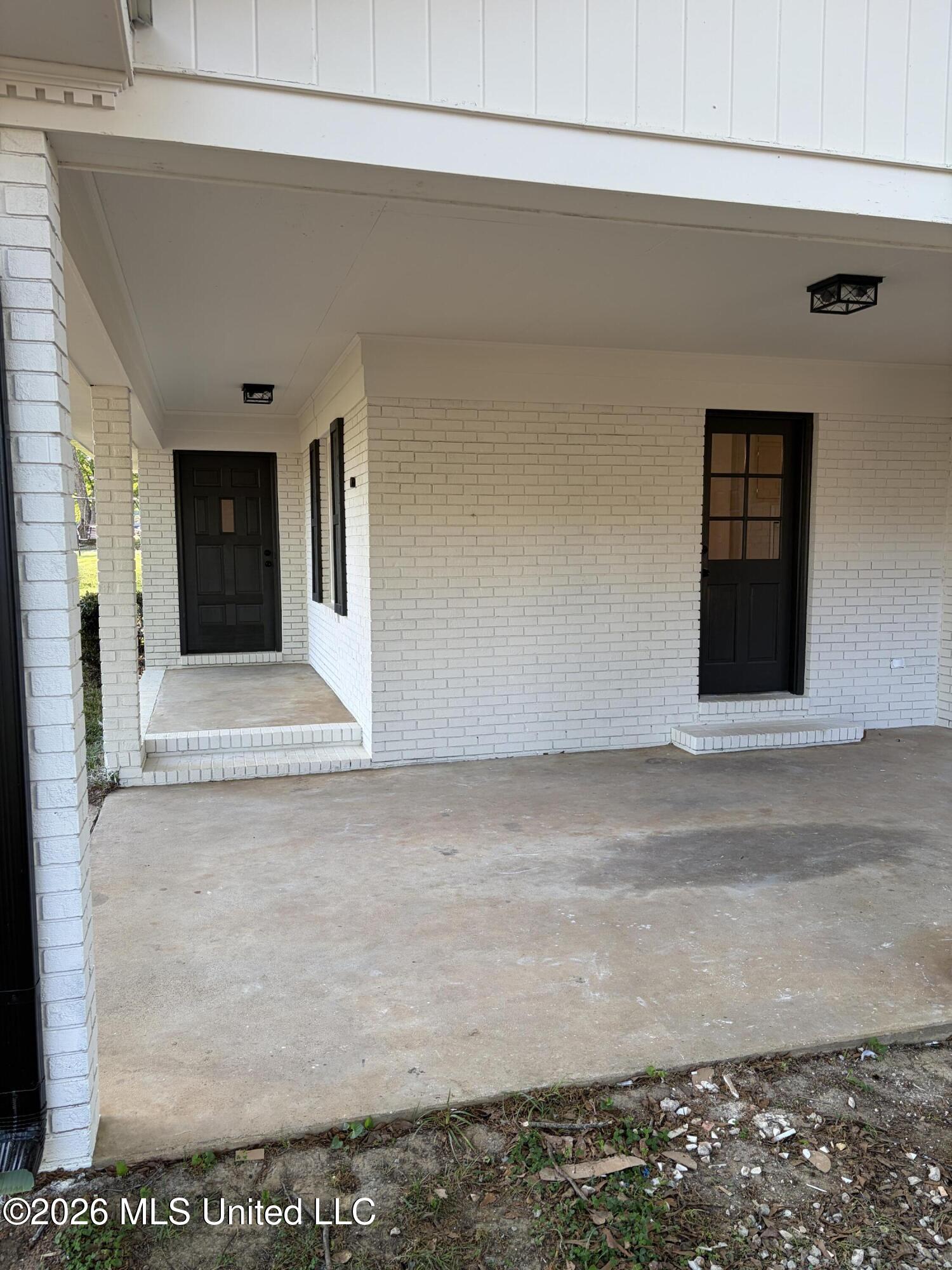 690 Cox Avenue Property Photo 3