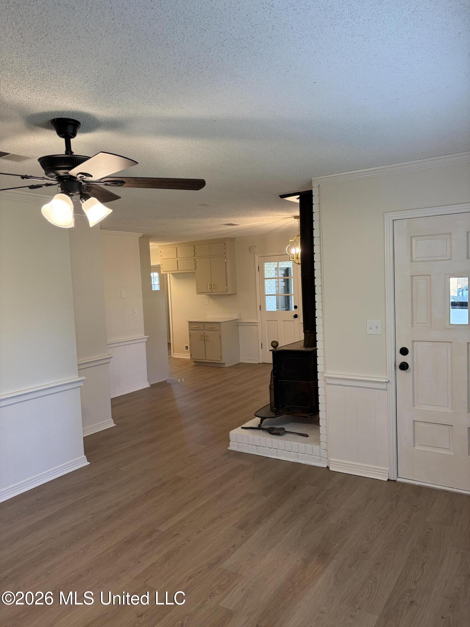 690 Cox Avenue Property Photo 8