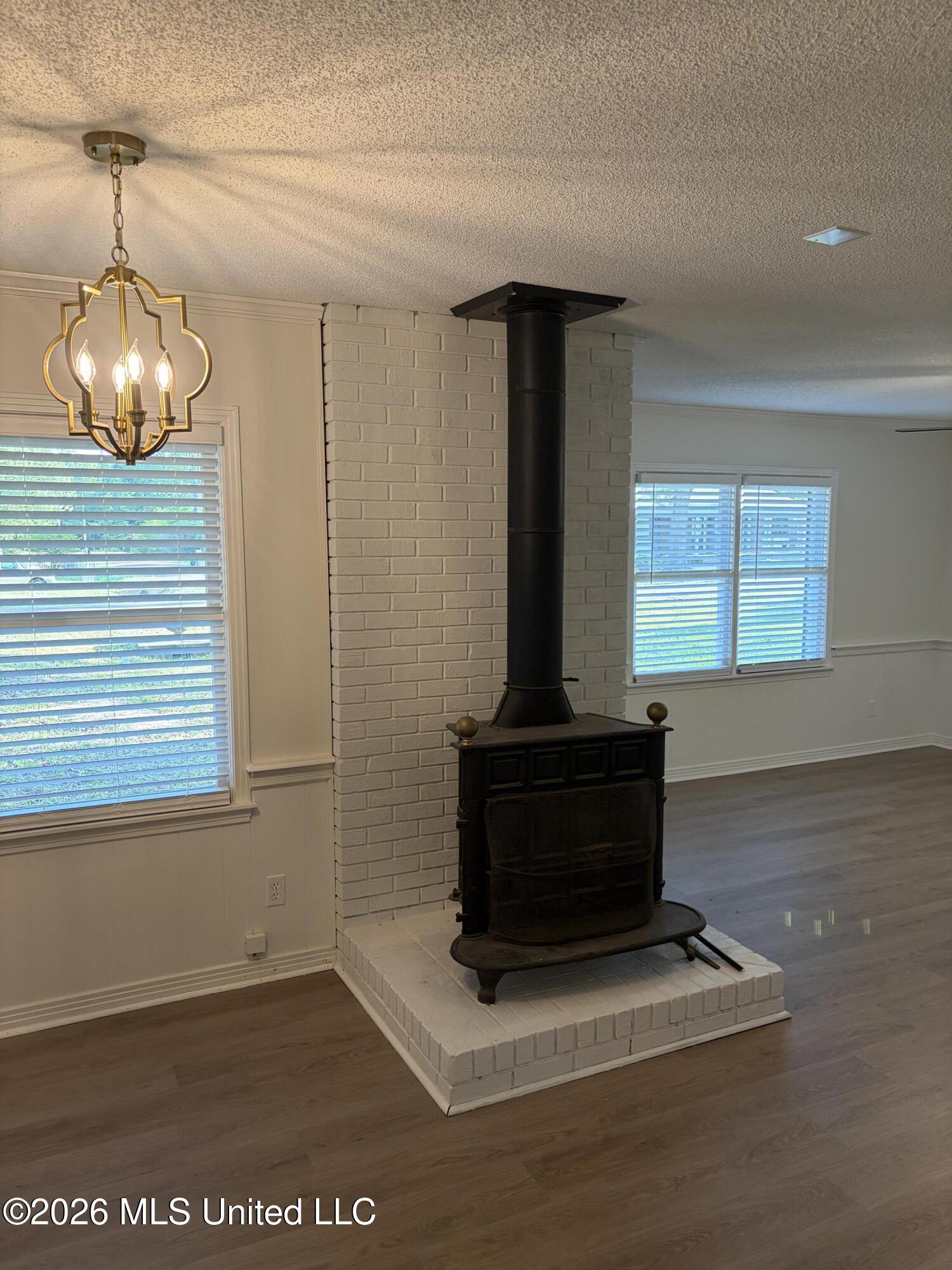 690 Cox Avenue Property Photo 9