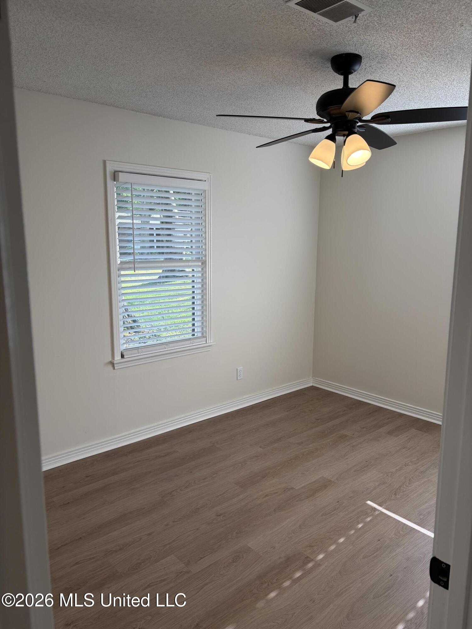 690 Cox Avenue Property Photo 18