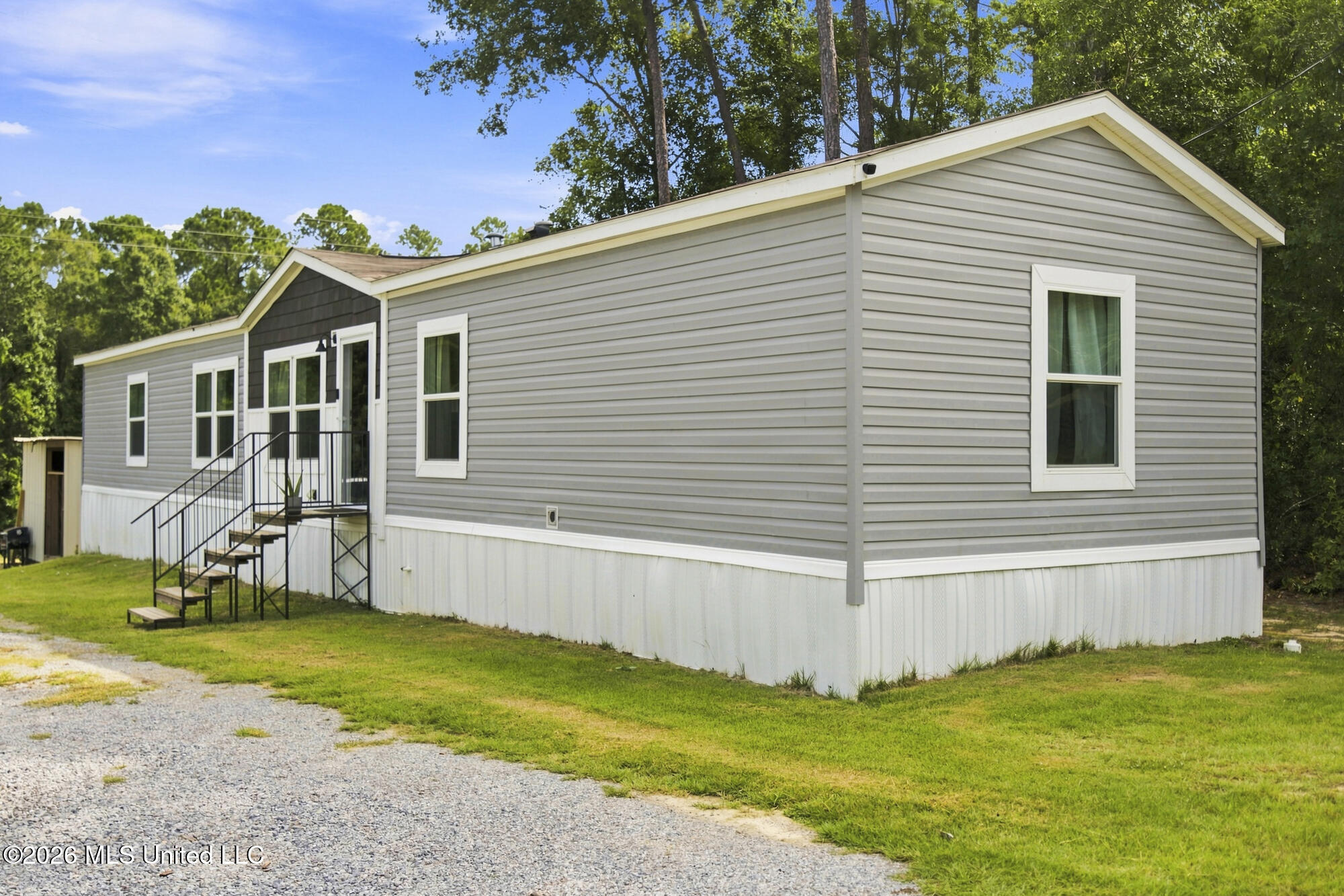 1063 Lilinoe Way Property Photo 3