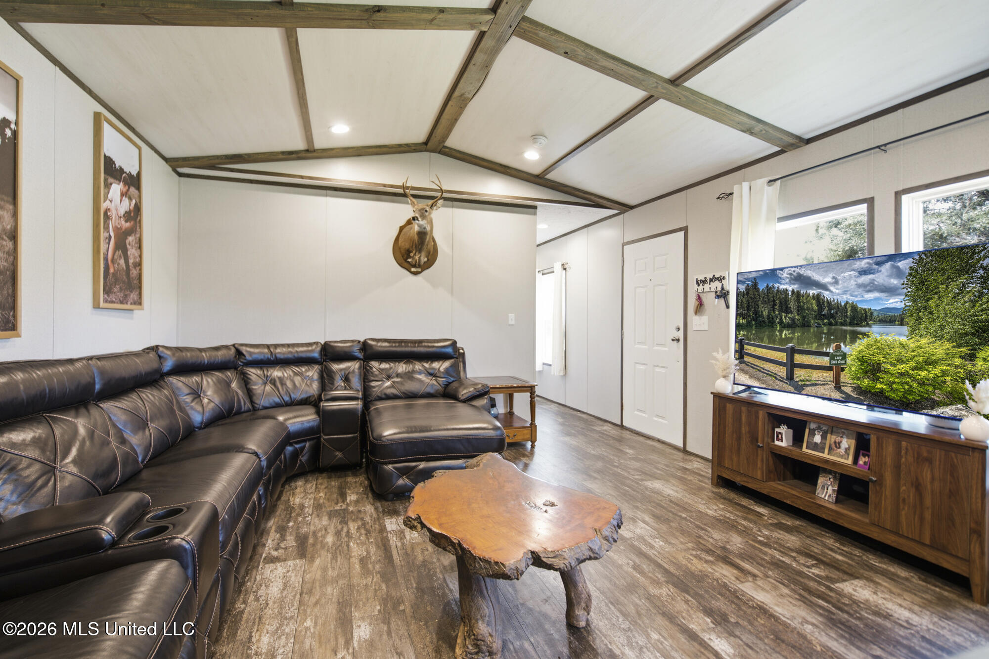 1063 Lilinoe Way Property Photo 4