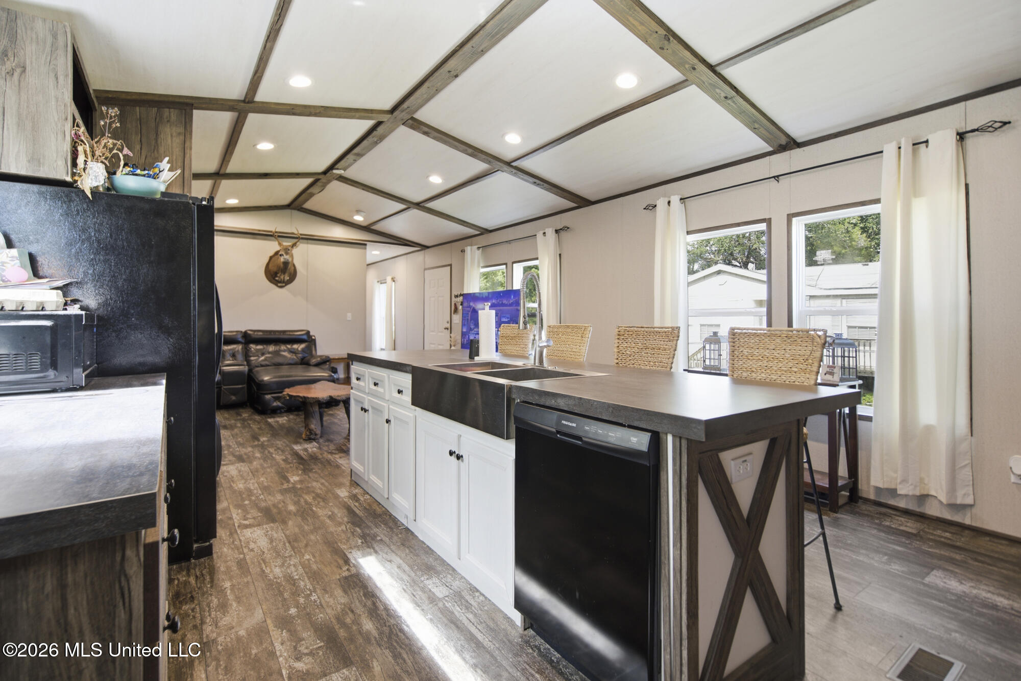 1063 Lilinoe Way Property Photo 10