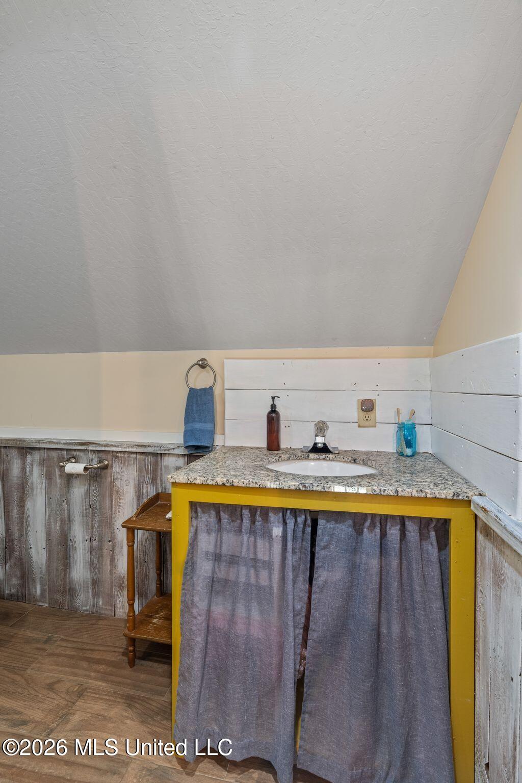 109 B Lowe Lane Property Photo 34