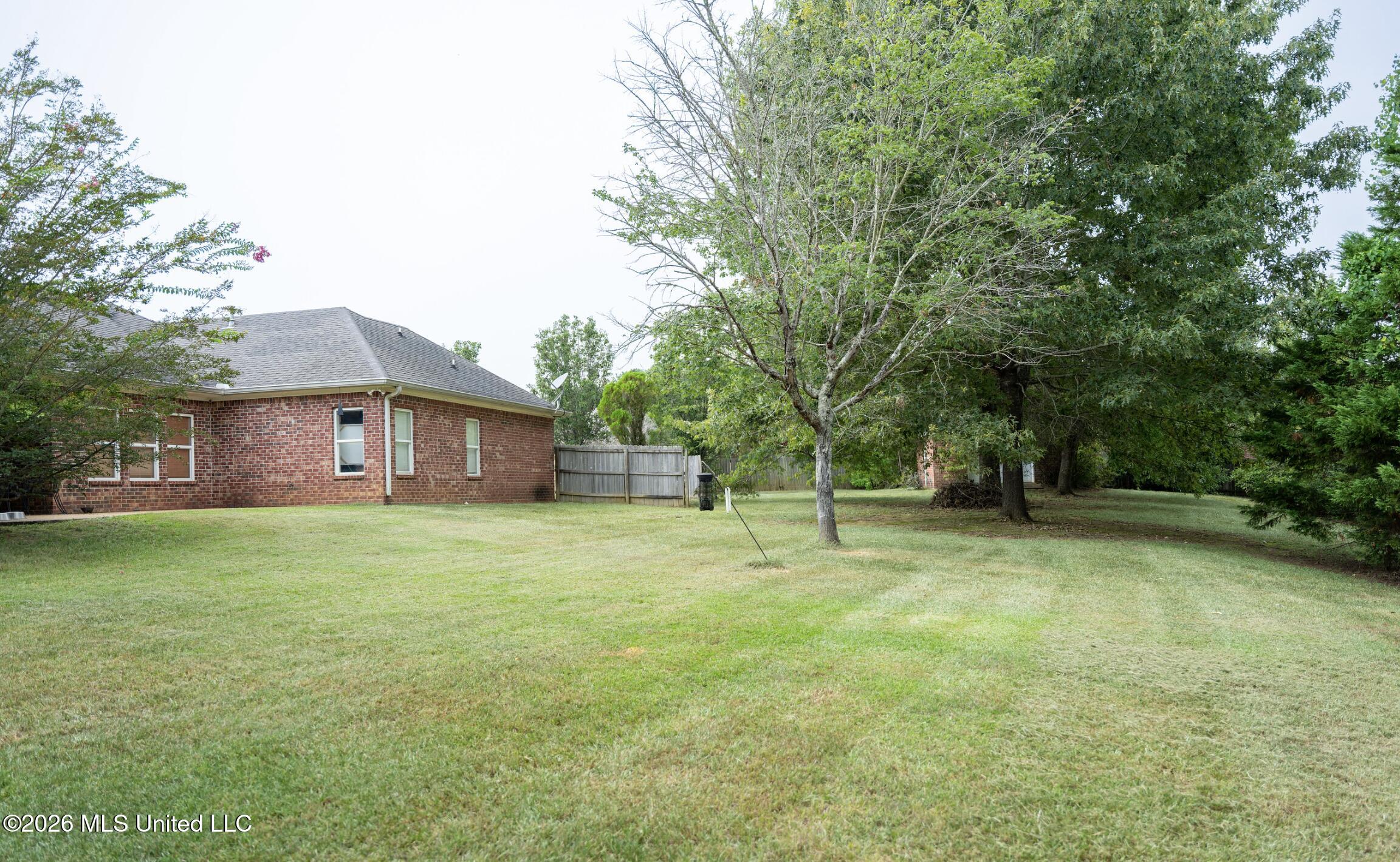 2004 Brookstone Place Property Photo 3