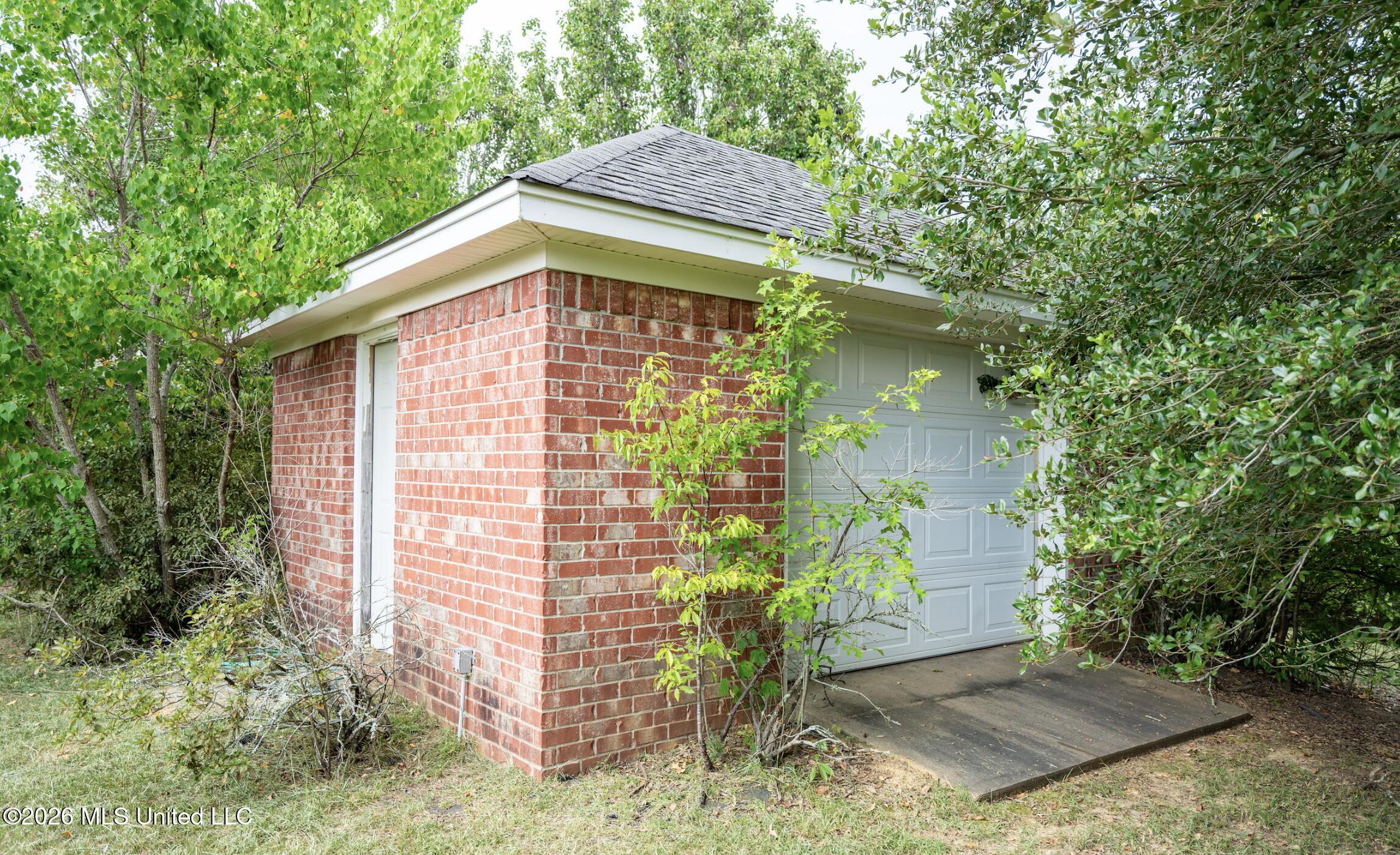 2004 Brookstone Place Property Photo 4