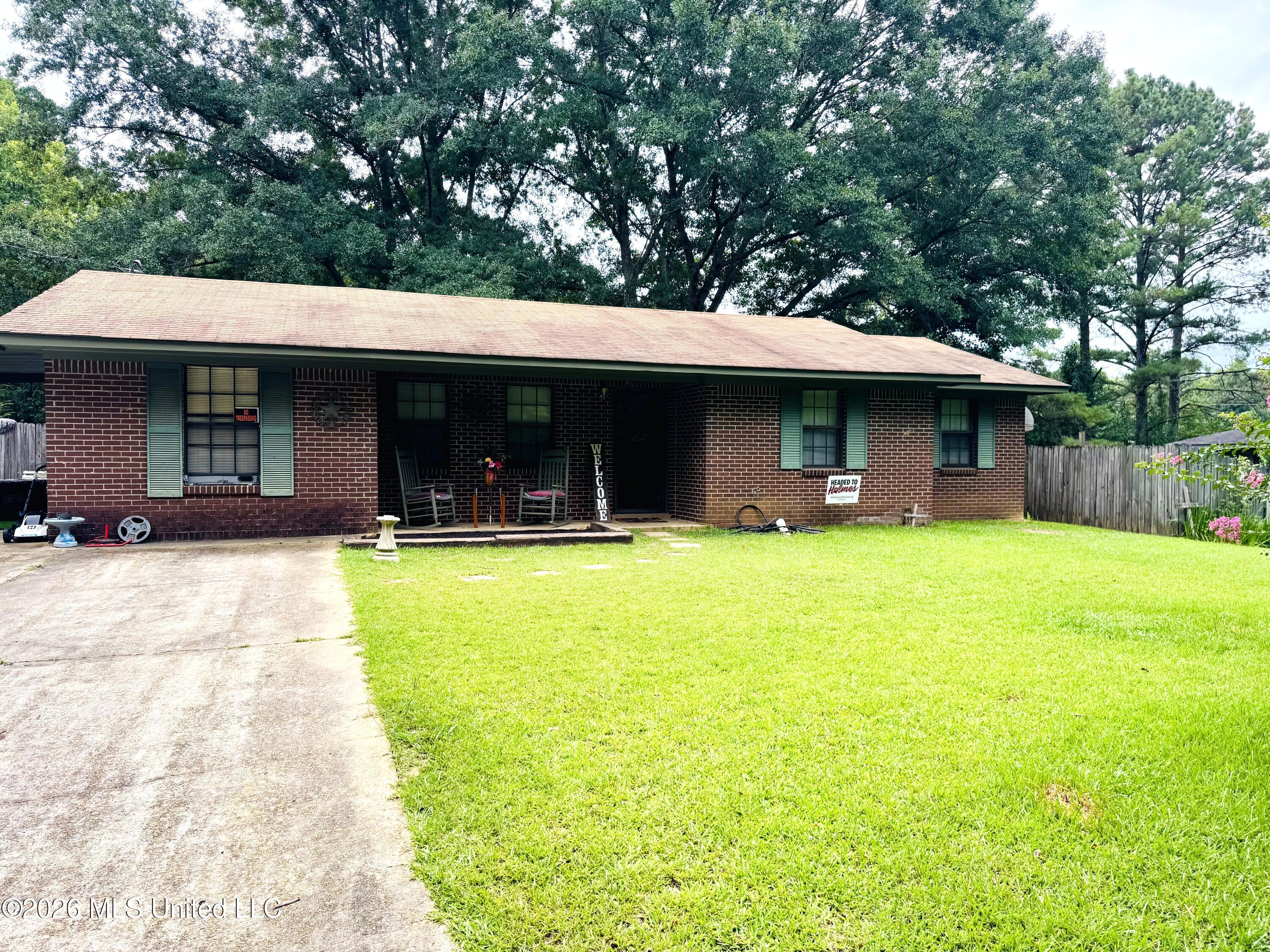 102 Chatwin Street Property Photo 1