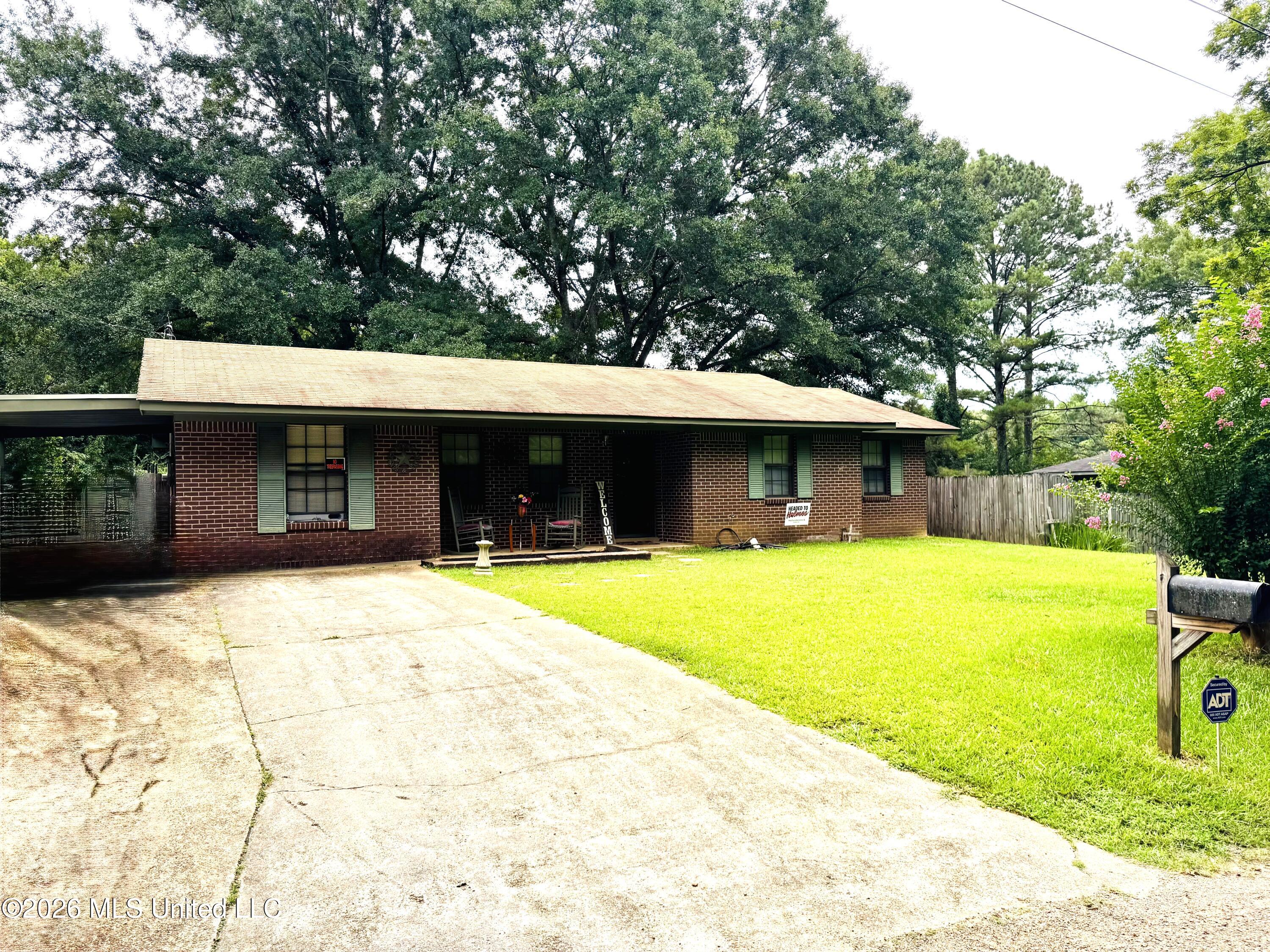 102 Chatwin Street Property Photo 2