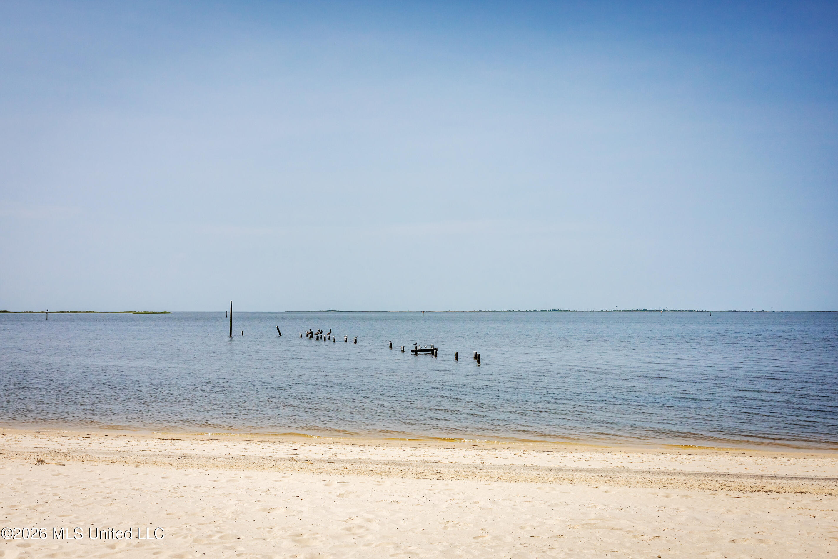 435 E Beach Drive Property Photo 6