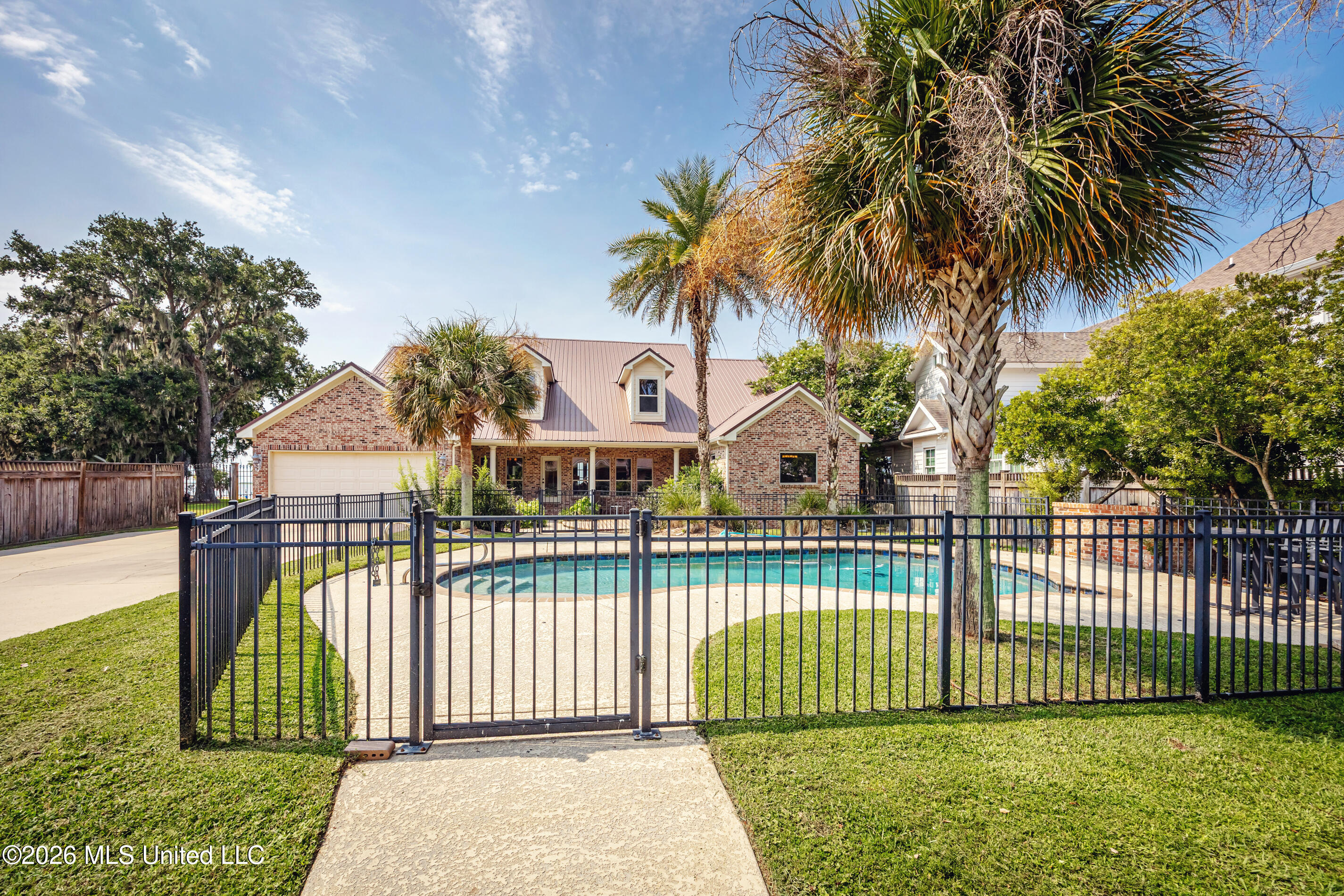 435 E Beach Drive Property Photo 7