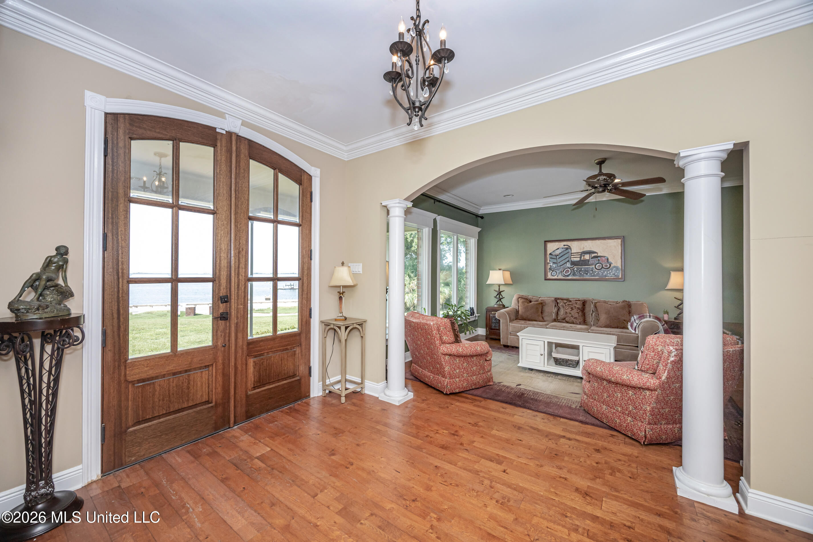 435 E Beach Drive Property Photo 10