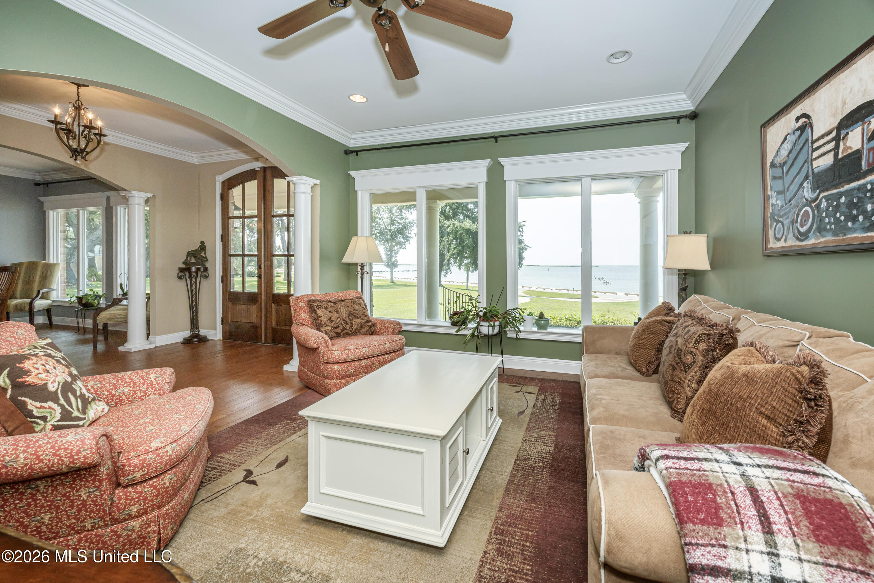 435 E Beach Drive Property Photo 11