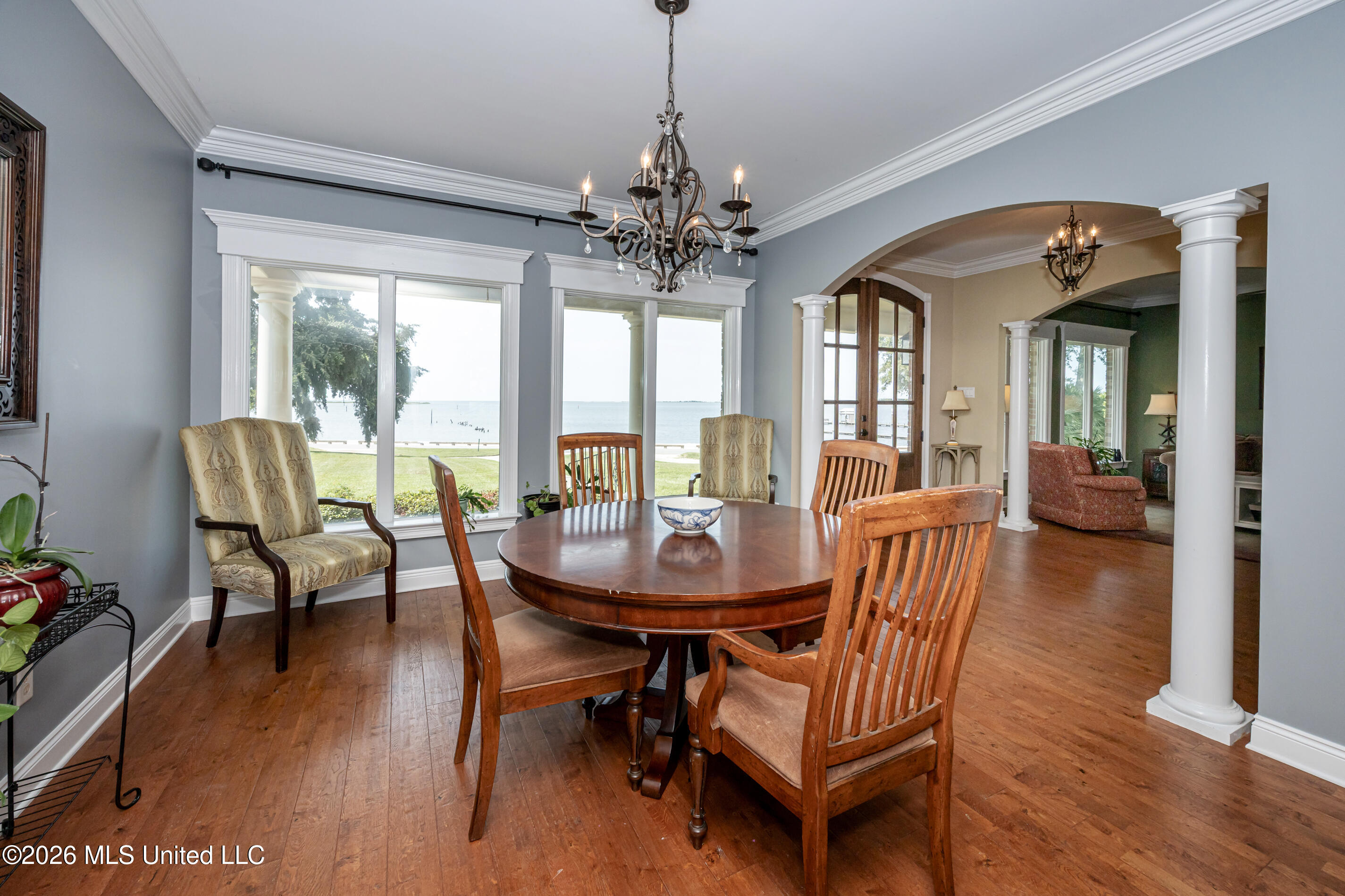 435 E Beach Drive Property Photo 14