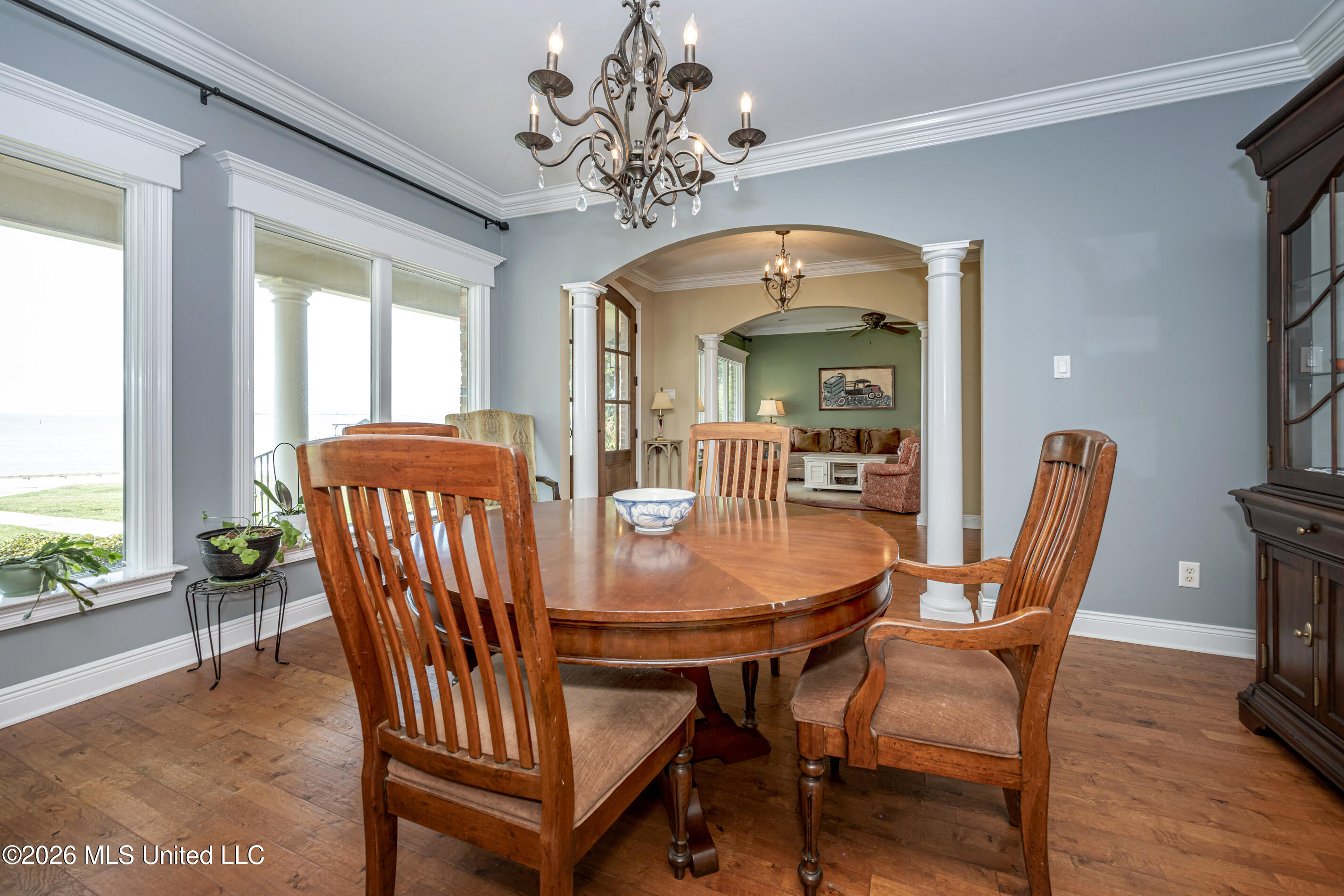 435 E Beach Drive Property Photo 17