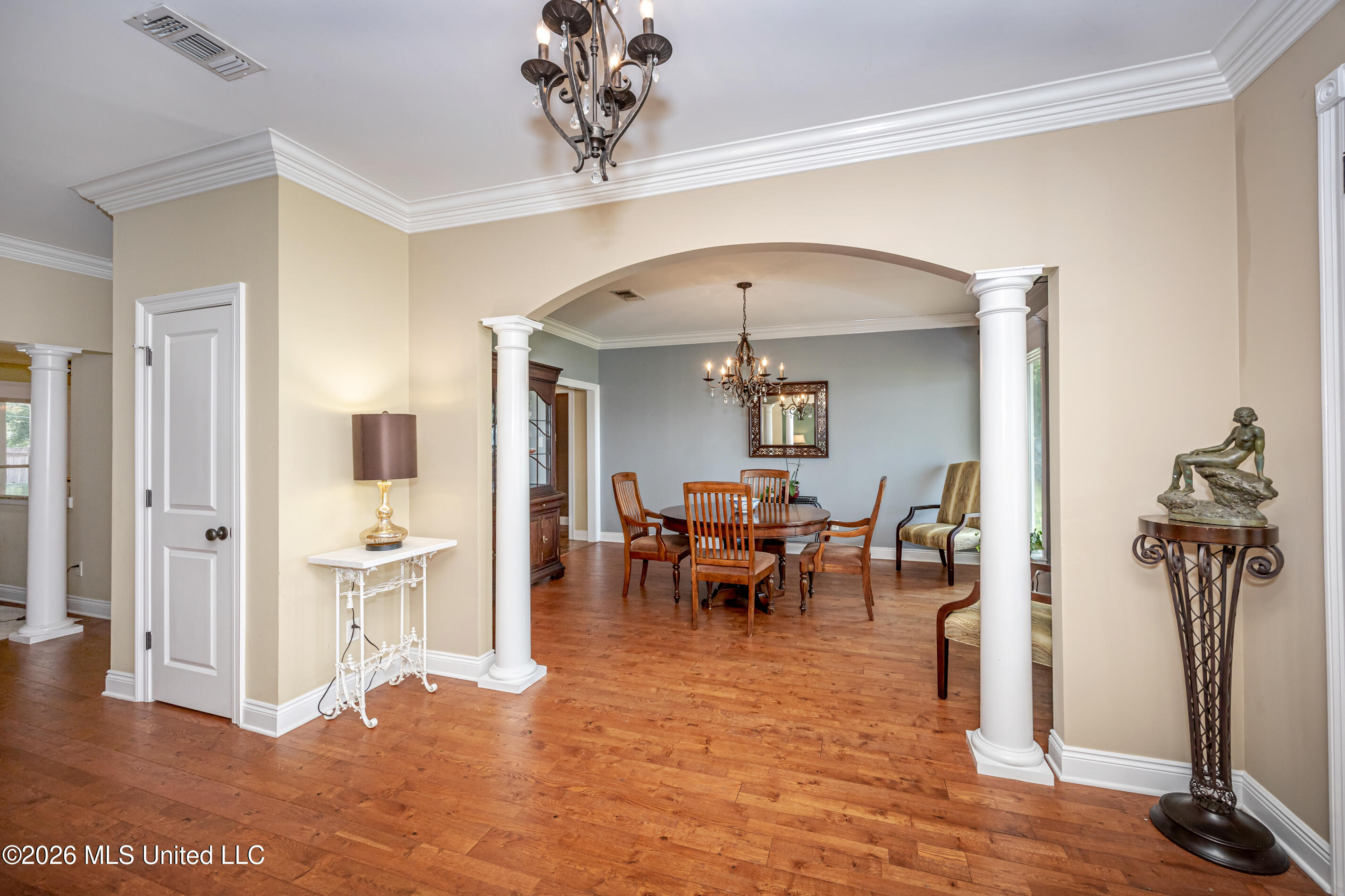 435 E Beach Drive Property Photo 20