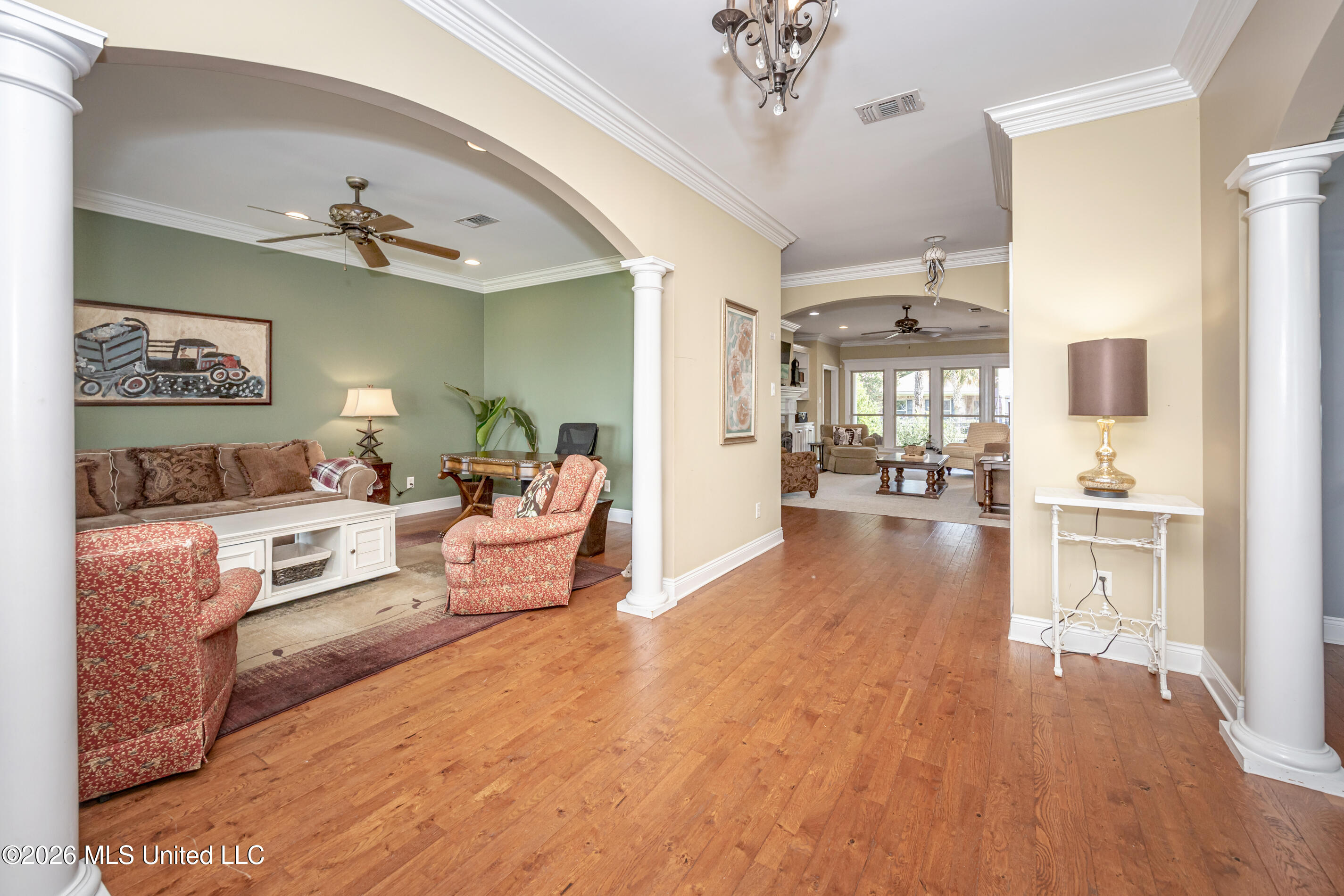 435 E Beach Drive Property Photo 21