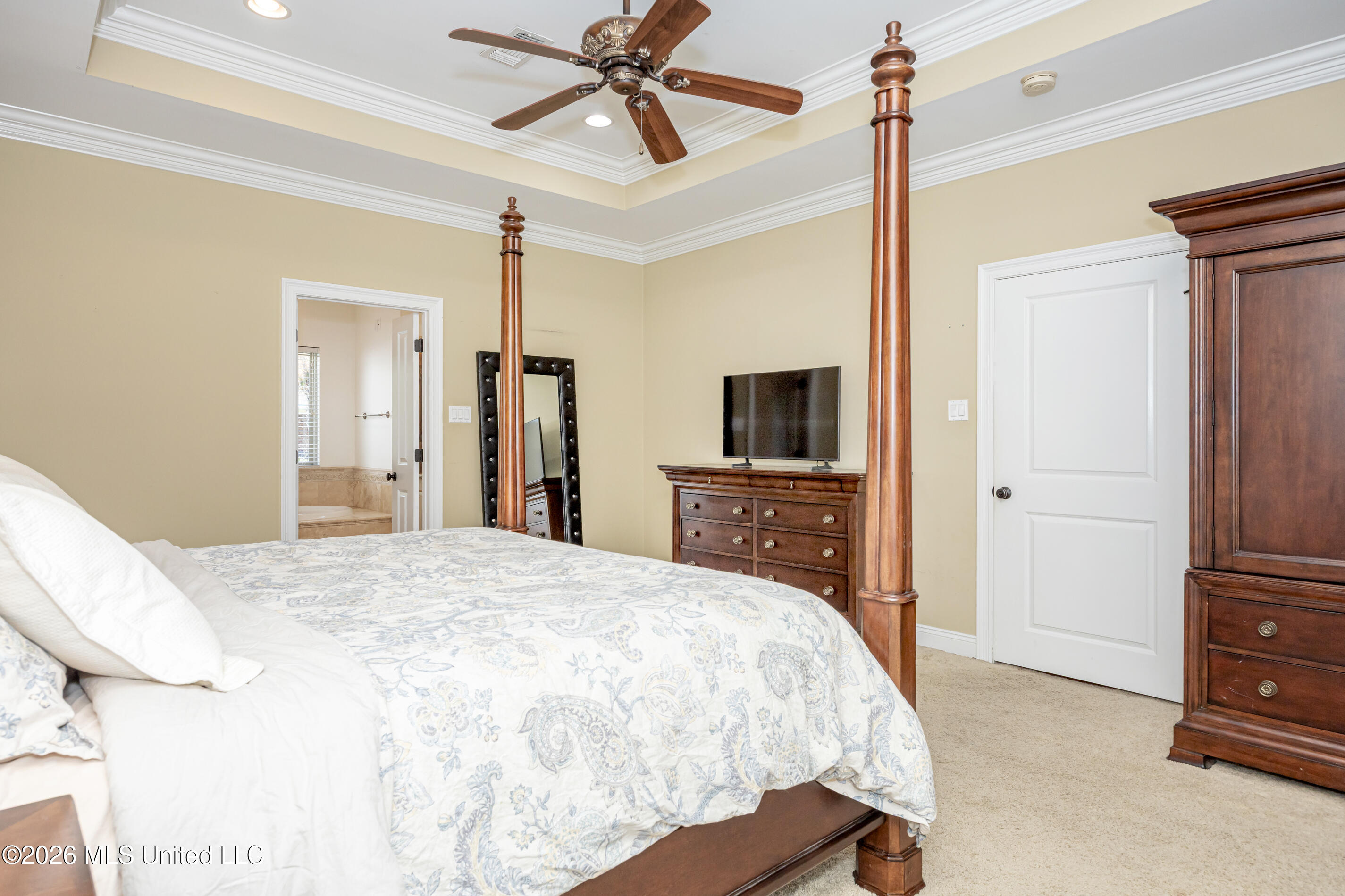 435 E Beach Drive Property Photo 48