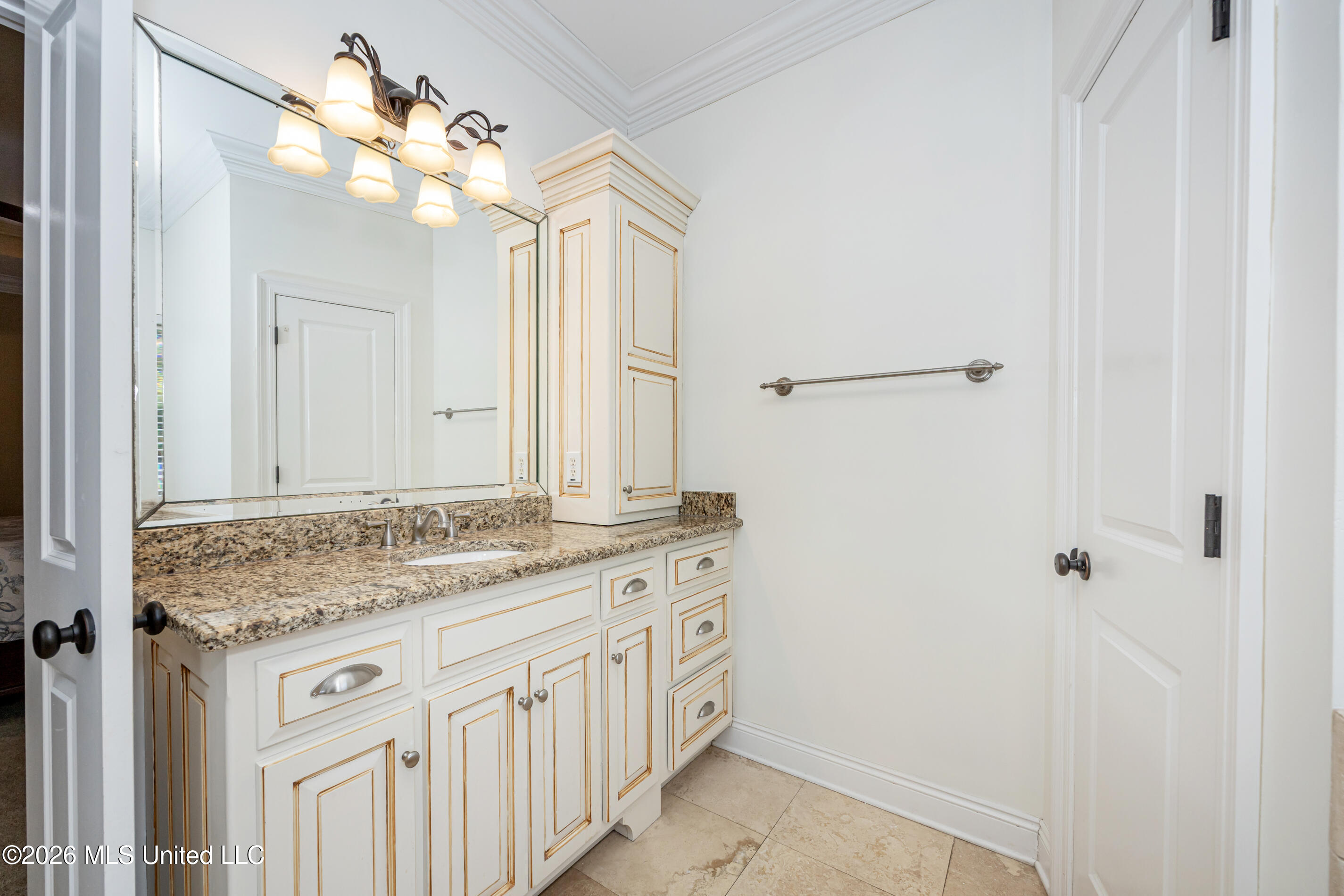 435 E Beach Drive Property Photo 53