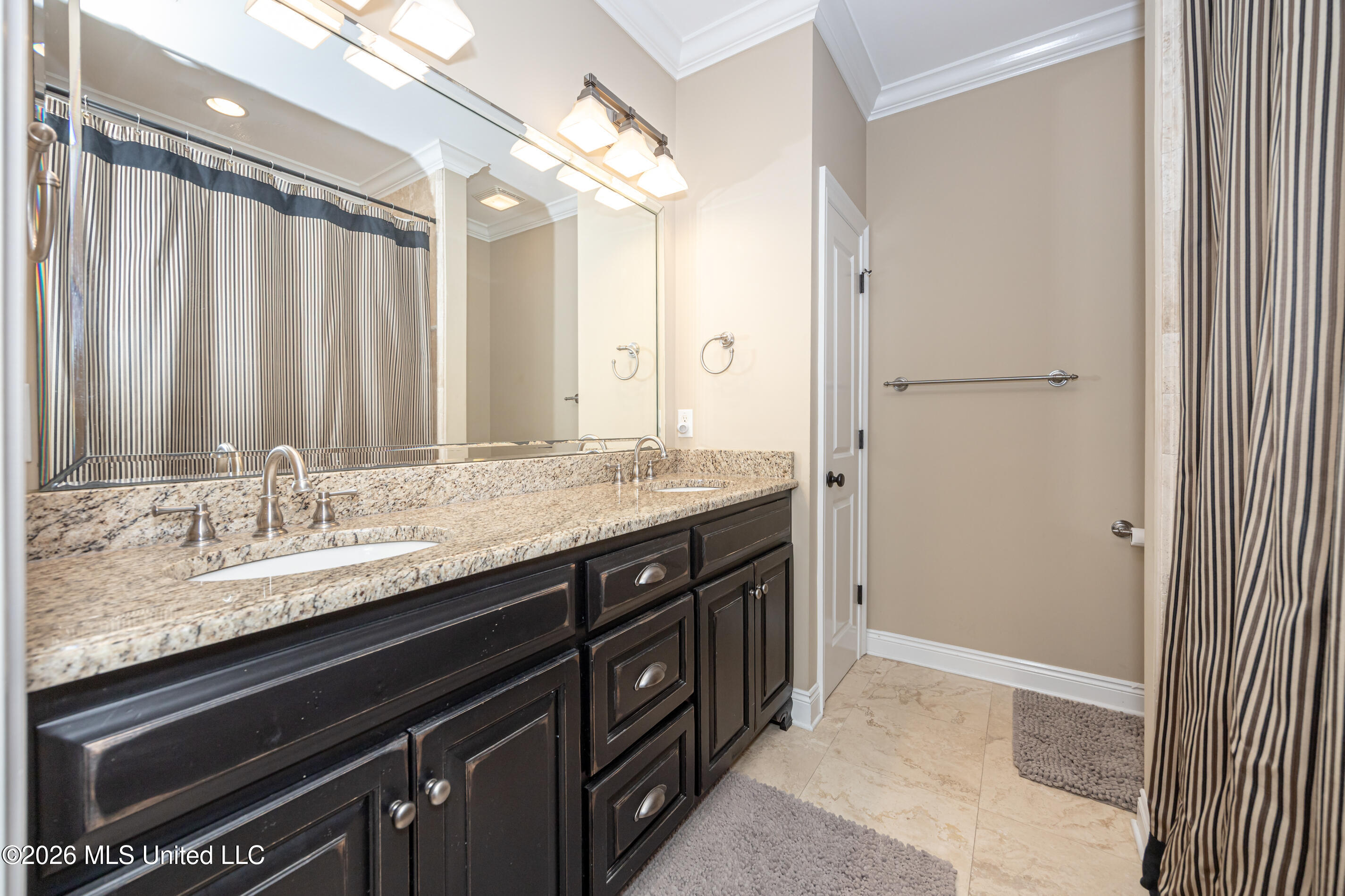 435 E Beach Drive Property Photo 81