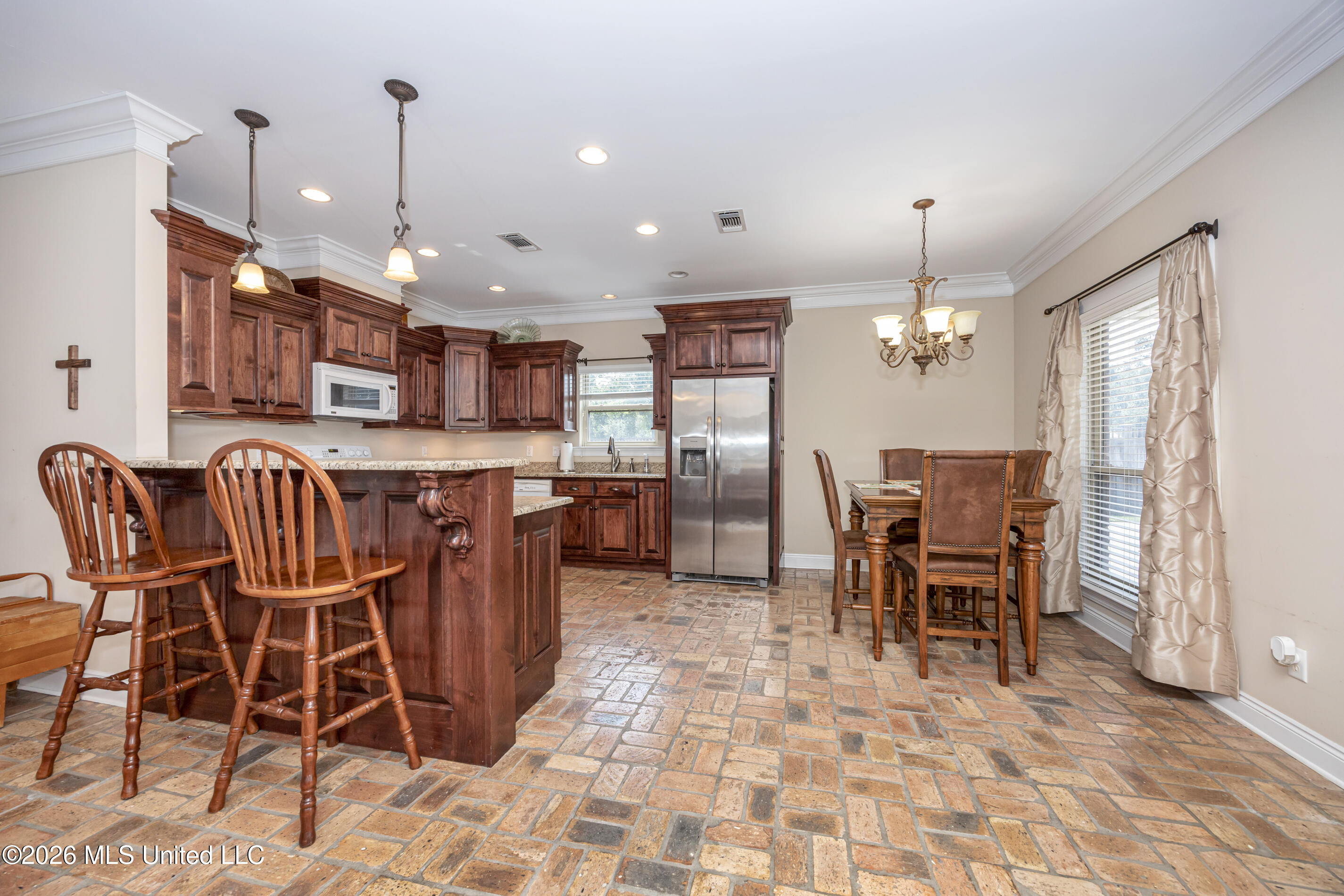 435 E Beach Drive Property Photo 113