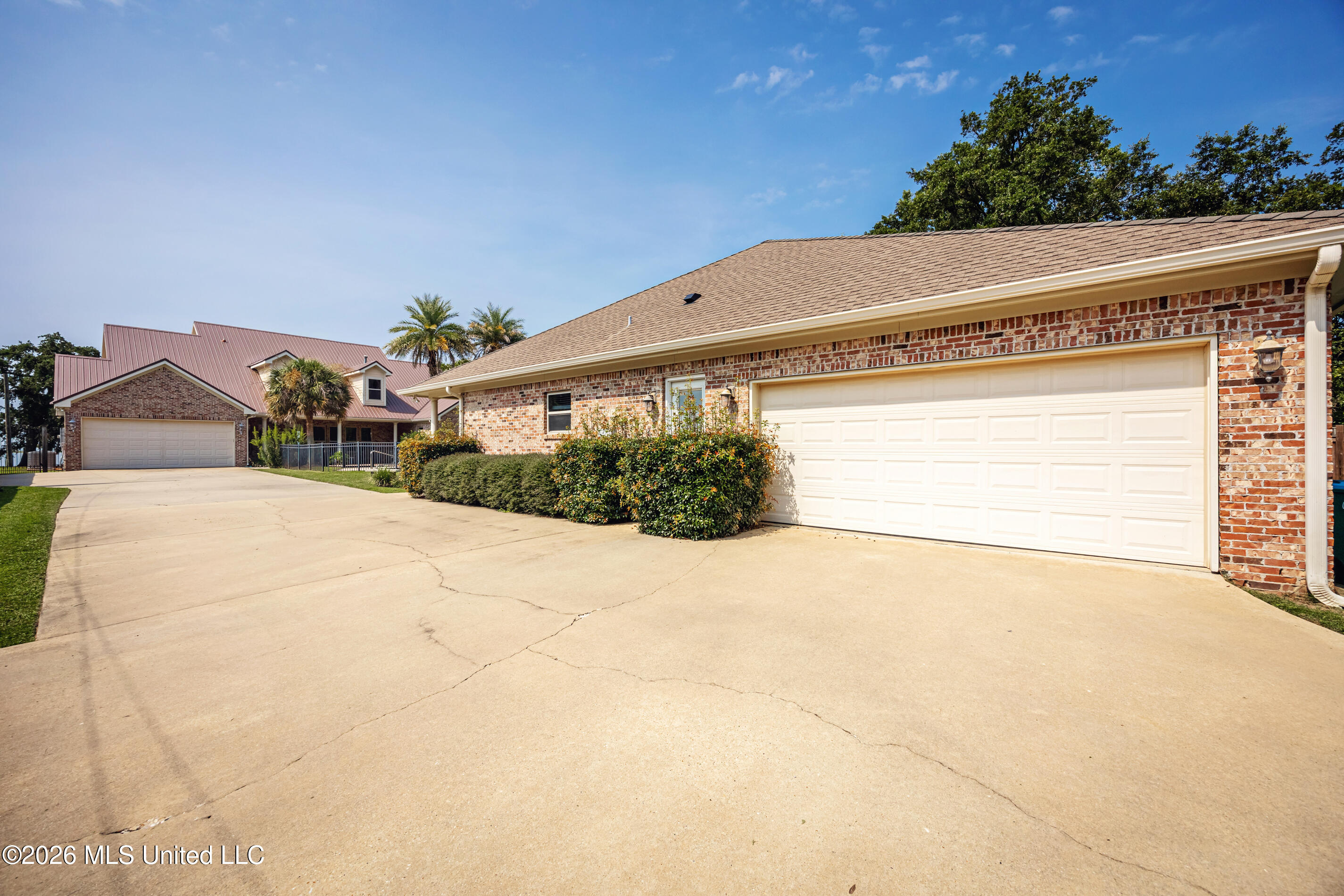 435 E Beach Drive Property Photo 144